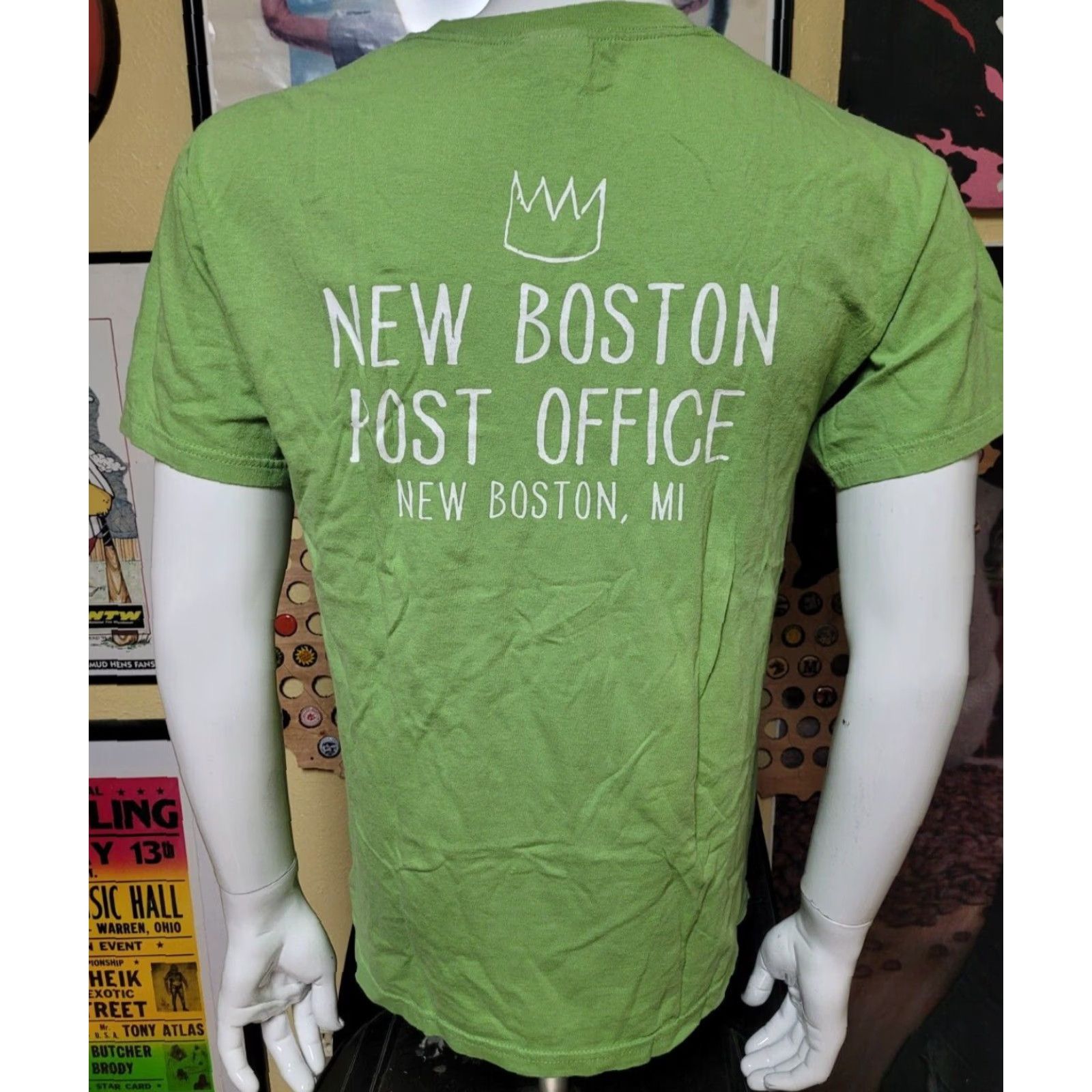 Gildan Wild About Mail Sendak Wild Things Post Office T Shirt Medium Mens Green Cotton Gildan Heavy Cotton Size US M / EU 48-50 / 2 - 3 Thumbnail