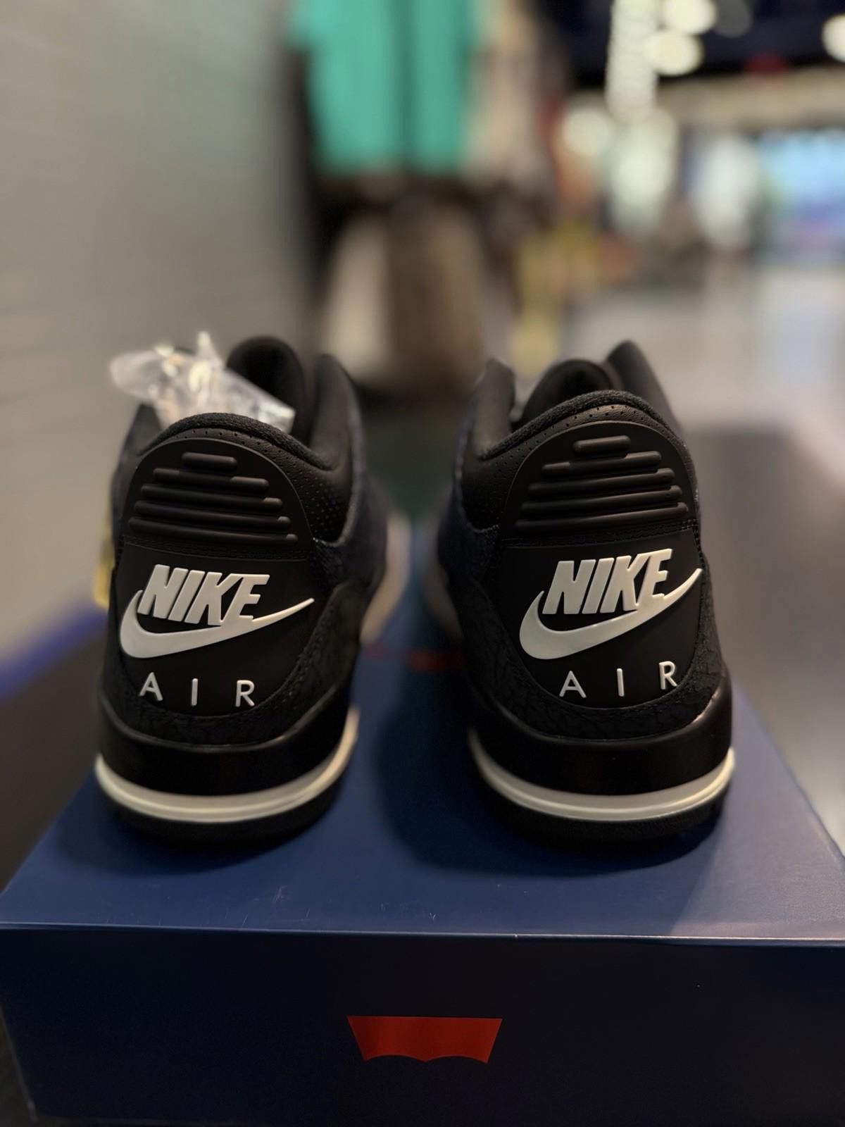 Jordan Brand Levi's x Air Jordan 3 Retro Men's Size (12) Indigo Denim Size US 12 / EU 45 - 10 Thumbnail