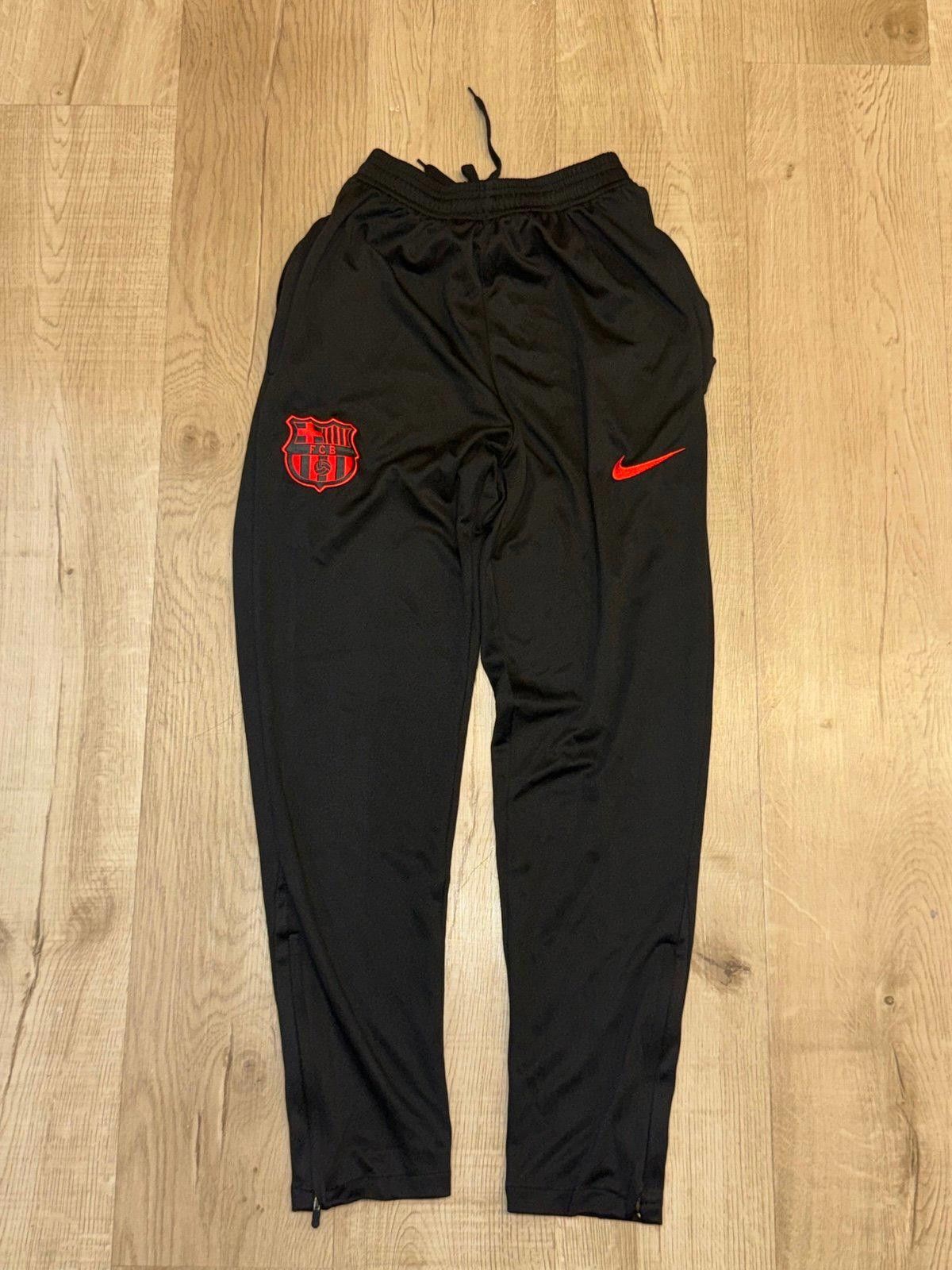 Nike Nike FC Barcelona Jogger Sweatpants Mens SM Vintage Y2K Size US 30 / EU 46 - 1 Thumbnail