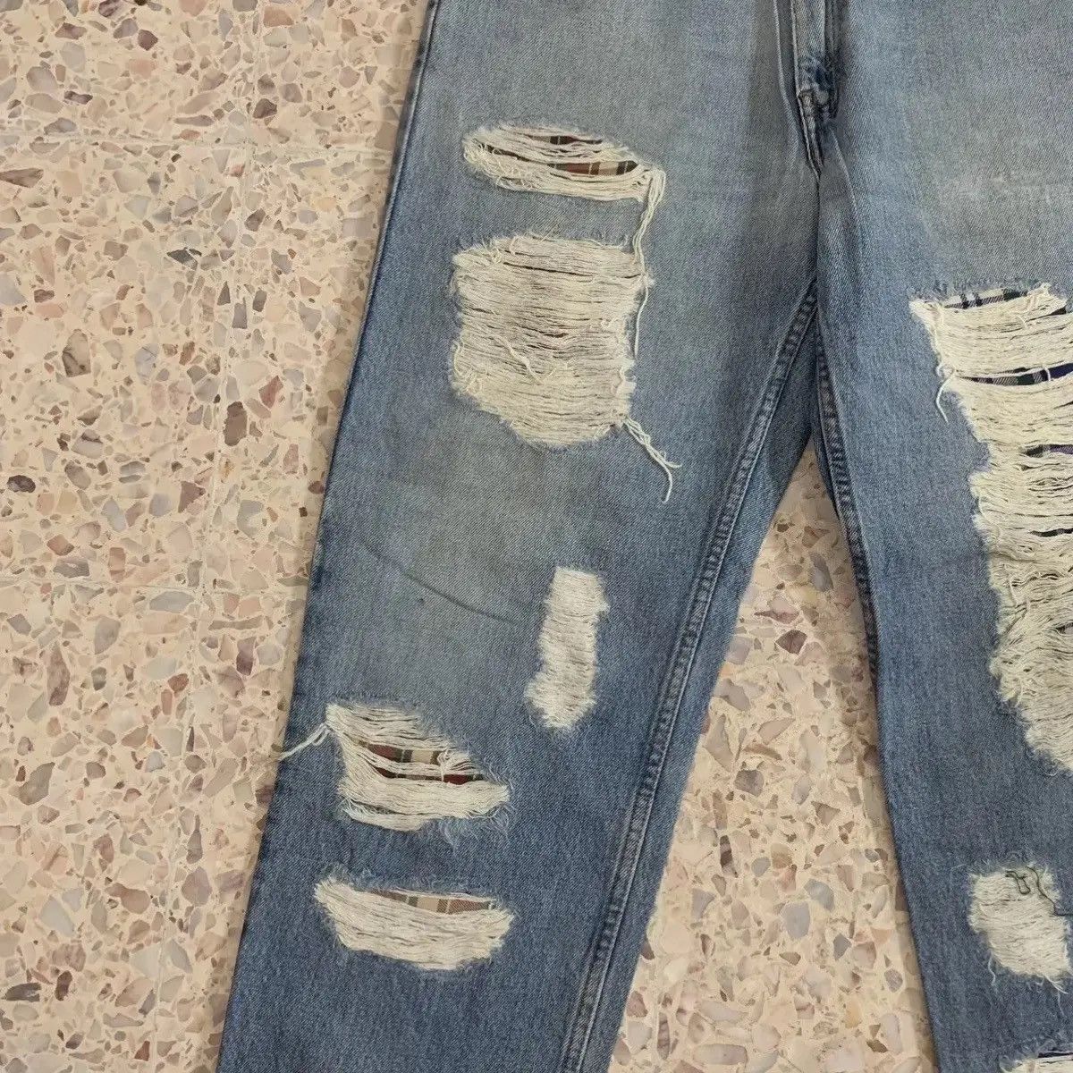 Levi's Levi’s 550 Jeans Ripped Denim Levis Light Wash Pants Size US 32 / EU 48 - 11 Thumbnail