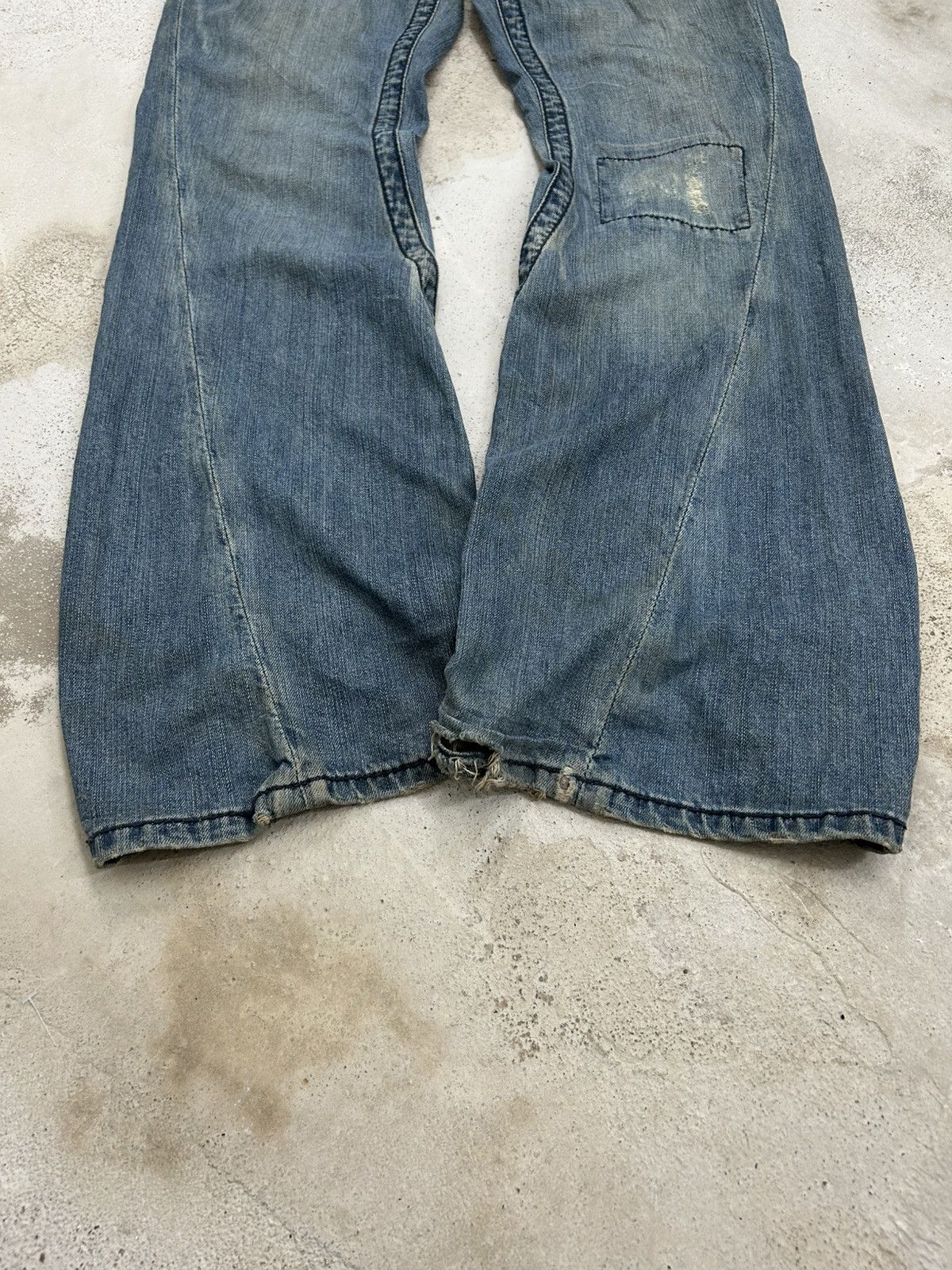 Le Grande Bleu (L.G.B.) Vintage Flare Stitch’s Tailored Denim Japan Uroboro Dirty Size US 32 / EU 48 - 3 Thumbnail