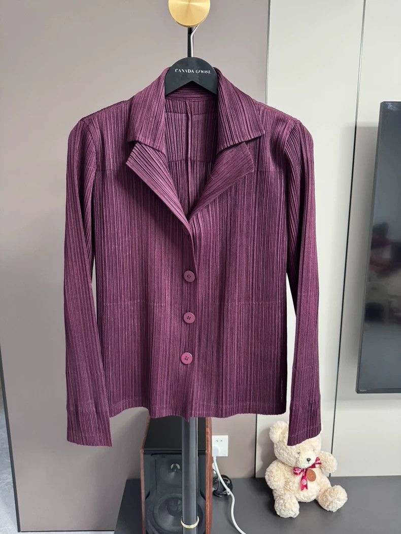 Issey Miyake Issey Miyake size:4 A deep purple pleated vintage suit col Size M / US 6-8 / IT 42-44 - 1 Thumbnail
