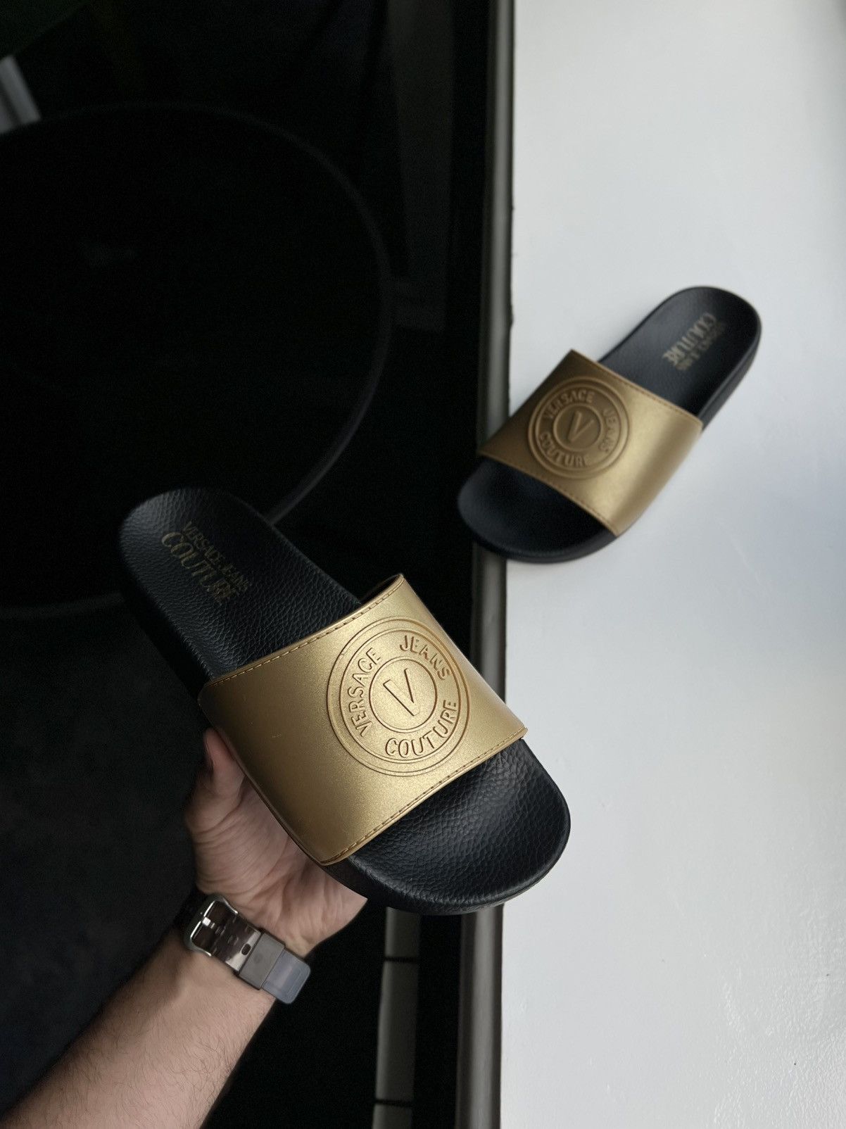 Versace Jeans Couture Versace Jeans Couture Gold Slides Logo Size 37 (23 cm) Size US 7 / IT 37 - 4 Thumbnail