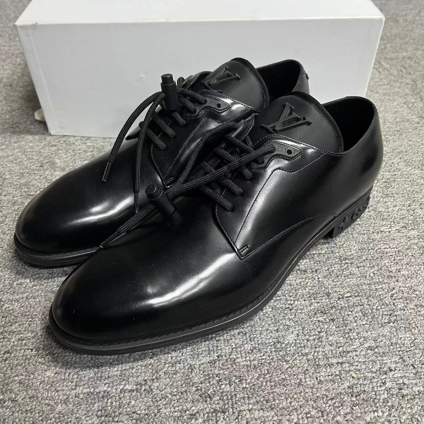 Louis Vuitton LV Black Cowhide Round Toe Lace-up Dress Shoes 7.5 Size US 7.5 / EU 40-41 - 2 Thumbnail