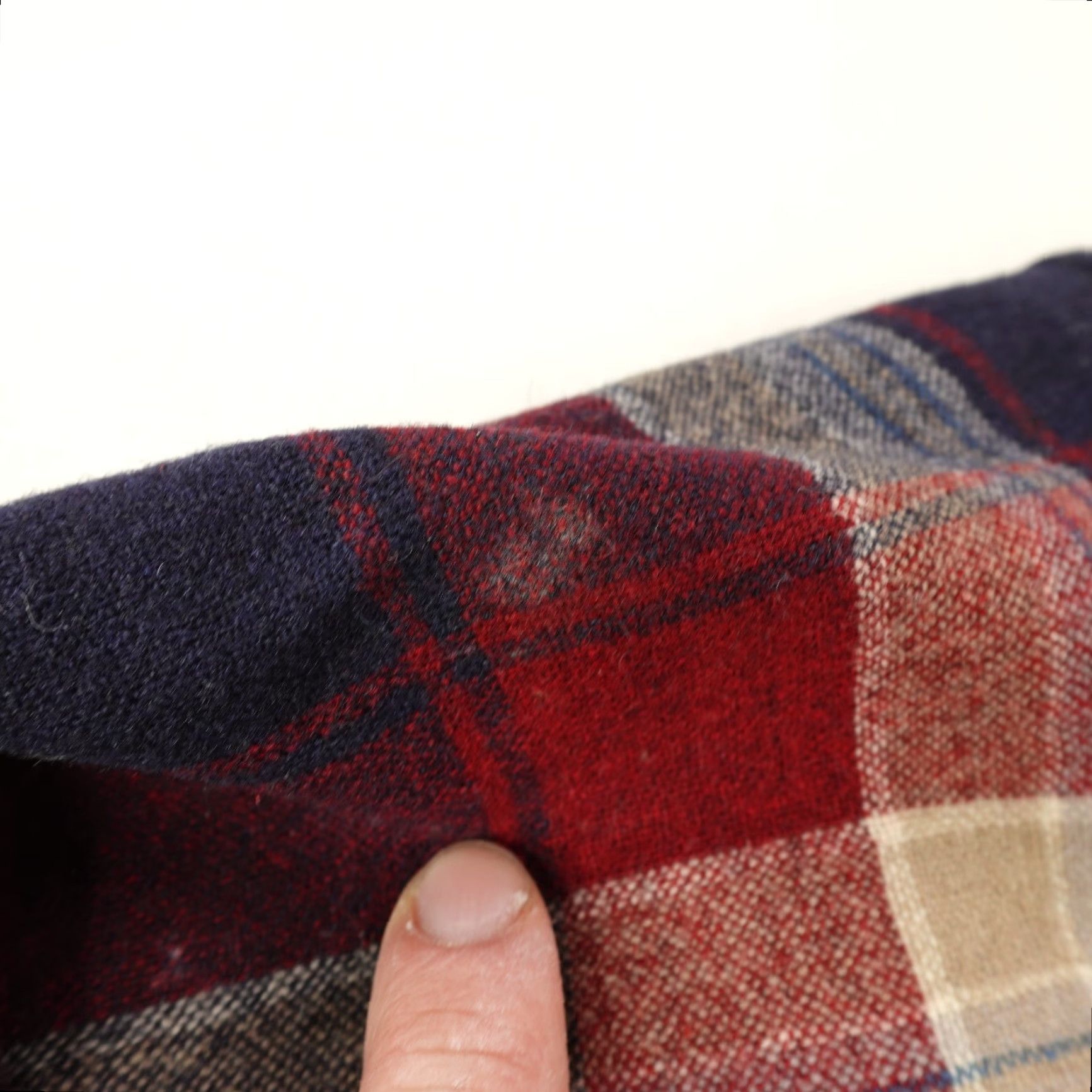 Pendleton VINTAGE Pendleton Wool Flannel Shirt Mens Medium Red Blue Plaid Button-Up 70s 80s Outdoor Size US M / EU 48-50 / 2 - 7 Thumbnail