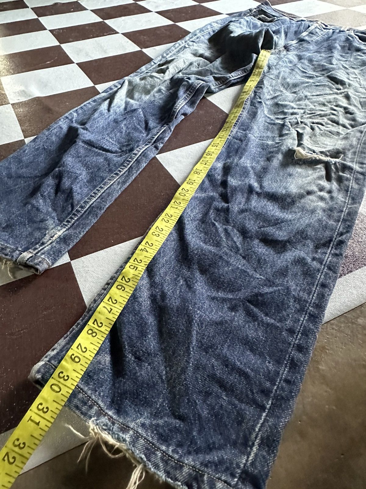 Levi's Levi’s 501 rop button 553 distressed denim jeans Size US 28 / EU 44 - 12 Thumbnail