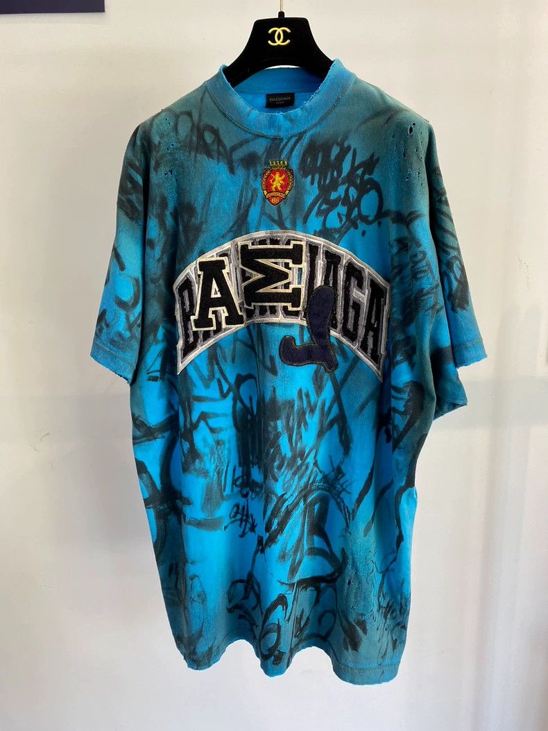 Balenciaga Balenciaga Blue Manchester United graffiti destroys short- Size US M / EU 48-50 / 2 - 1 Thumbnail