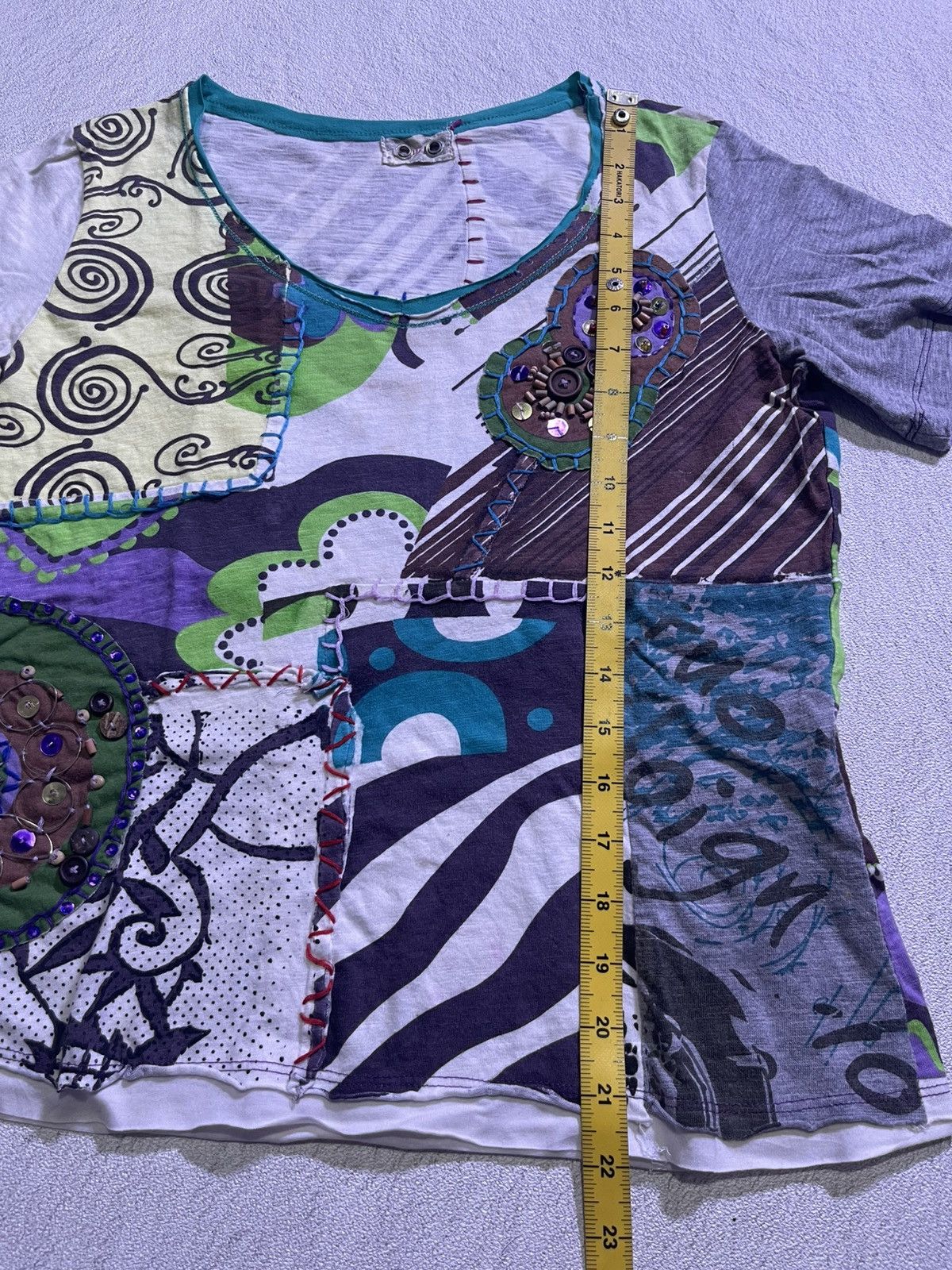 Japanese Brand Y2K APAISER women's short tshirt with embroidery motif rare Size S / US 4 / IT 40 - 10 Thumbnail