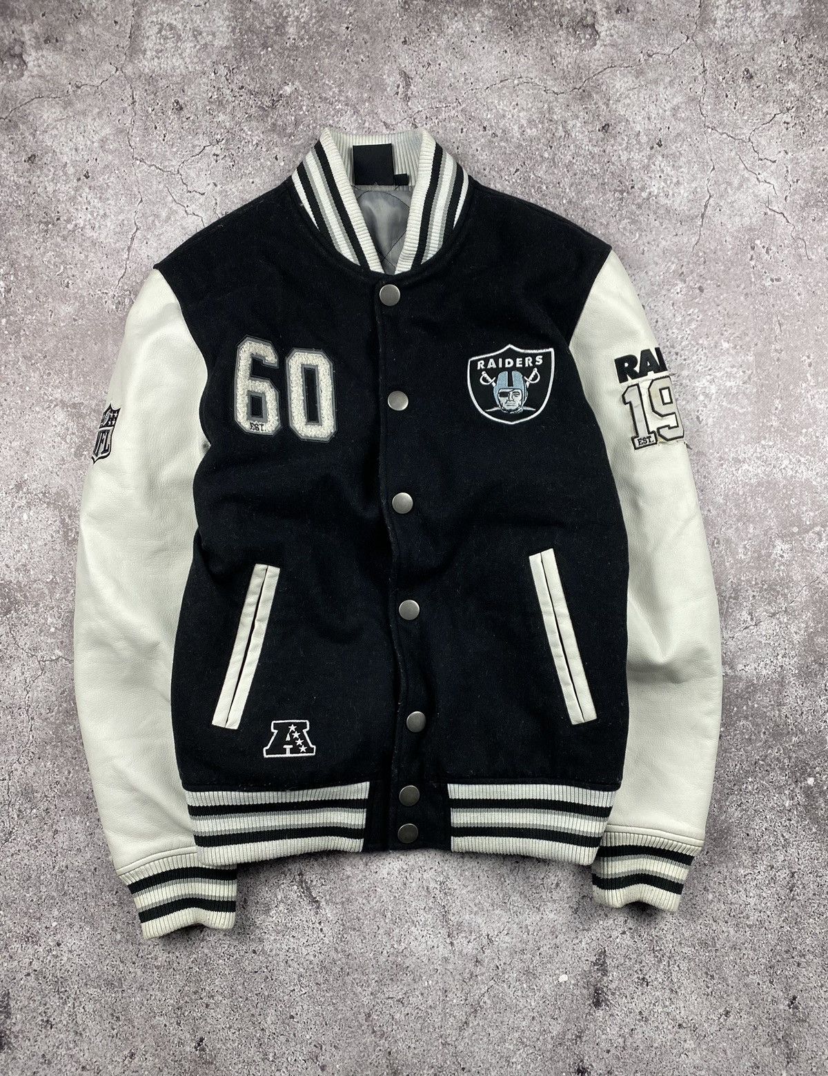 NFL Oakland Raiders NFL wool/leather Black VintgaeBomber Jacket Size US M / EU 48-50 / 2 - 1 Thumbnail