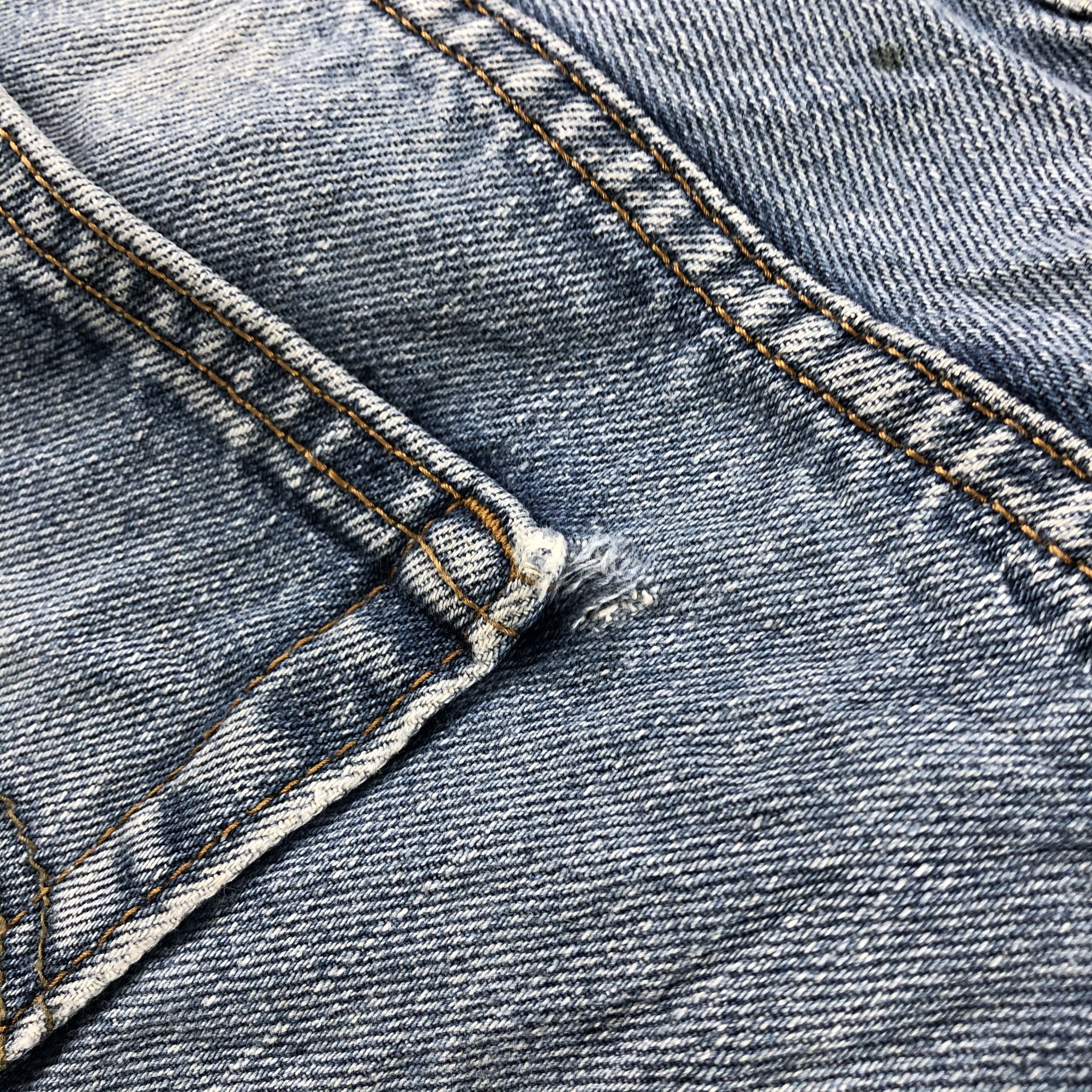 Levi's Vintage Levis 550 Jeans Relaxed Fit Denim KJ1128 Size US 36 / EU 52 - 9 Thumbnail