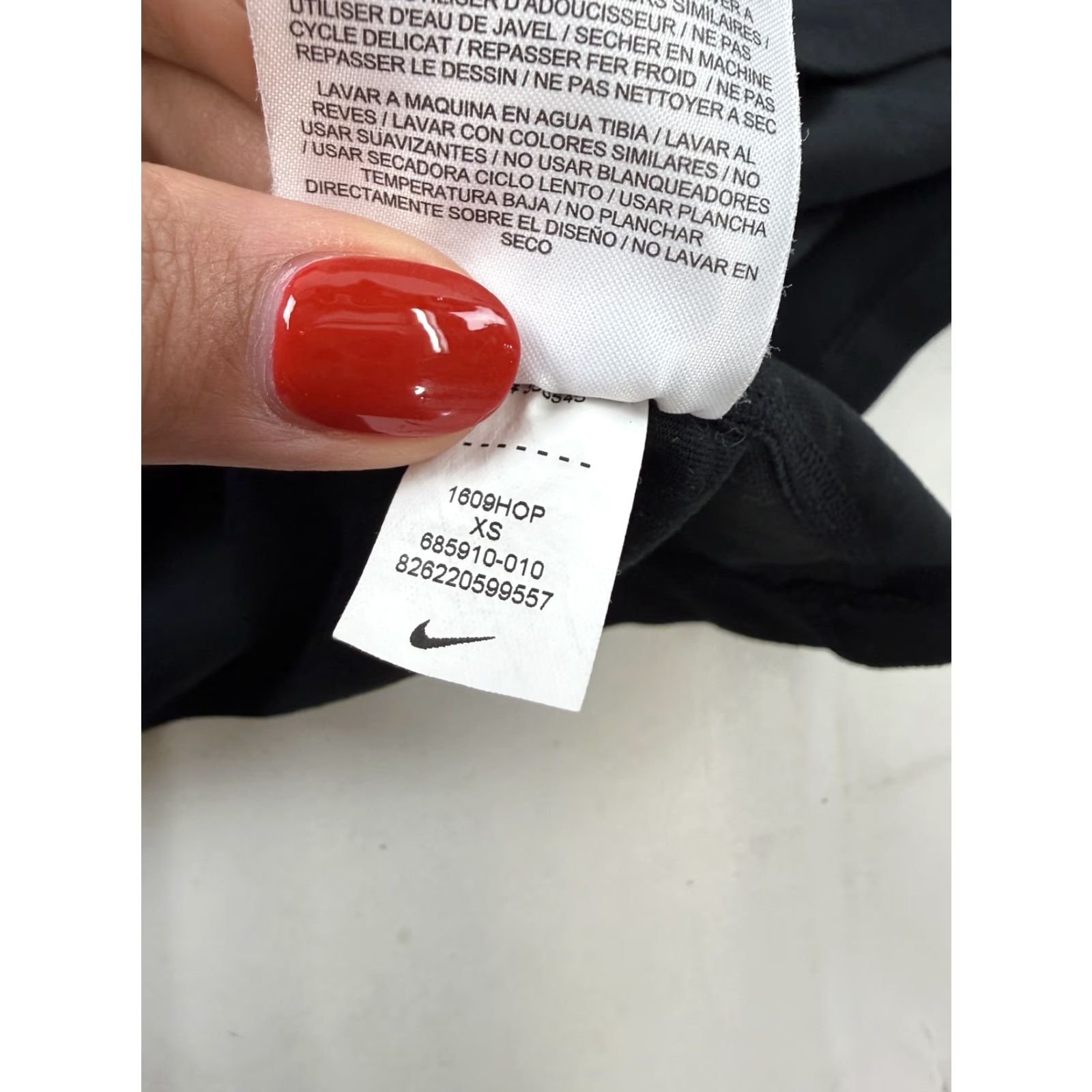 Nike Nike Shirt Womens XS Black Dri-Fit 1/4 Zip Running Pullover Size XS / US 0-2 / IT 36-38 - 7 Thumbnail