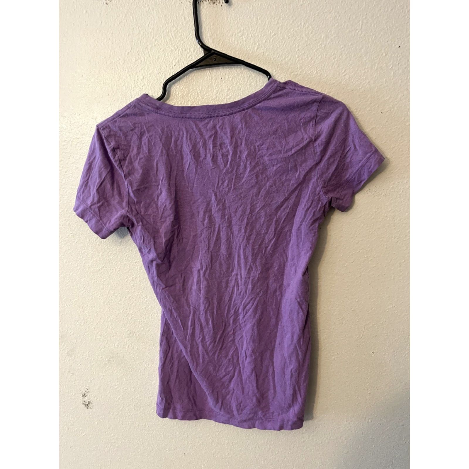 Nike VINTAGE Nike T-Shirt Women Small V-Neck Short Sleeve Logo Graphic Purple Activewear Size S / US 4 / IT 40 - 3 Thumbnail