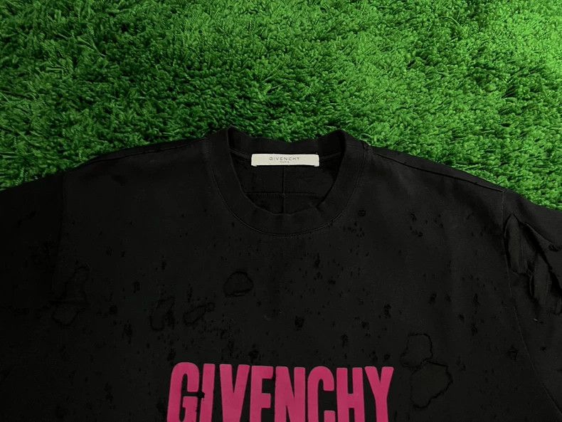 Givenchy Givenchy Black and Pink Large Hole Short Sleeve OS XS Size Size US XS / EU 42 / 0 - 4 Thumbnail