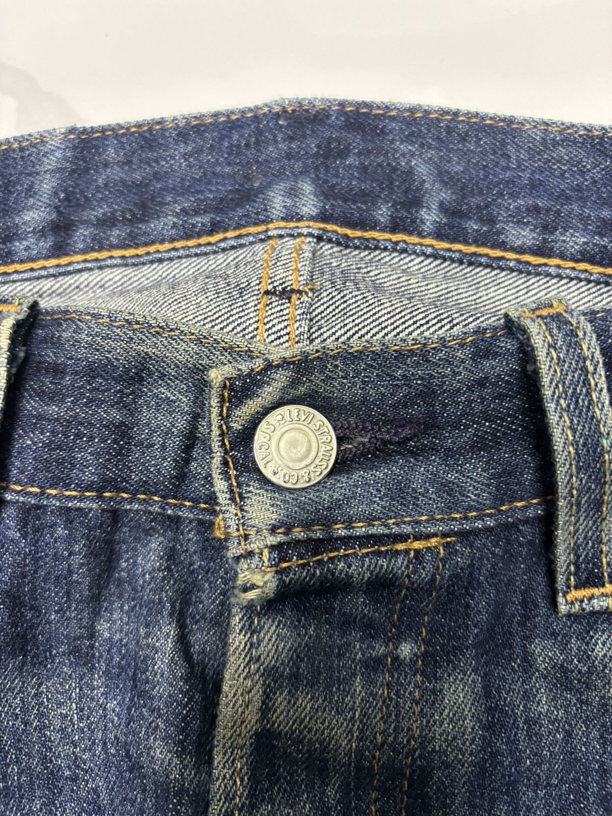 Levi's Vintage Clothing LEVIS 501 BIG E BLUE PREMIUM DISTRESSED DENIM JEANS Size US 31 - 8 Thumbnail