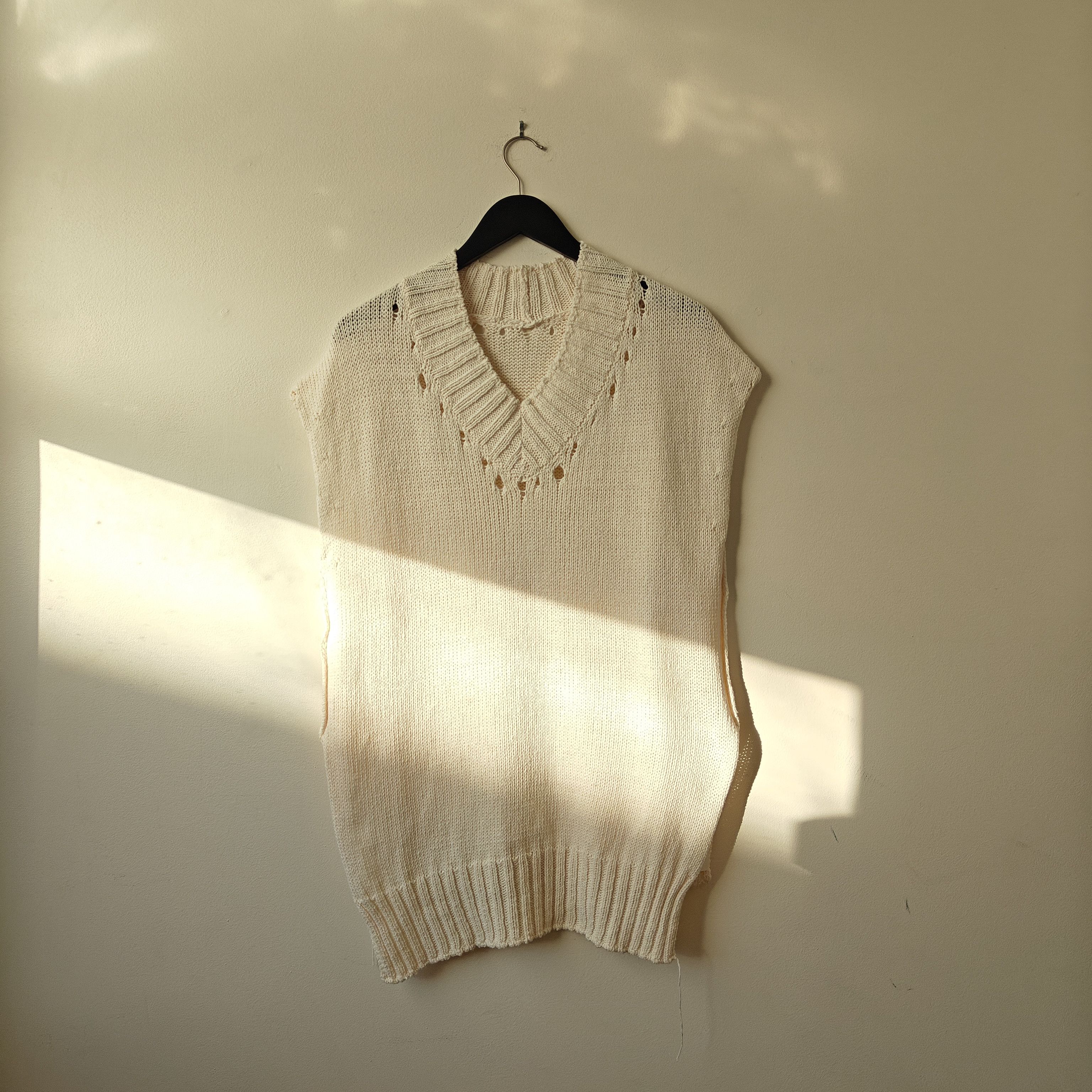 Y's LNWOT Distressed v neck sweater collegiate ivy Size US M / EU 48-50 / 2 - 2 Thumbnail