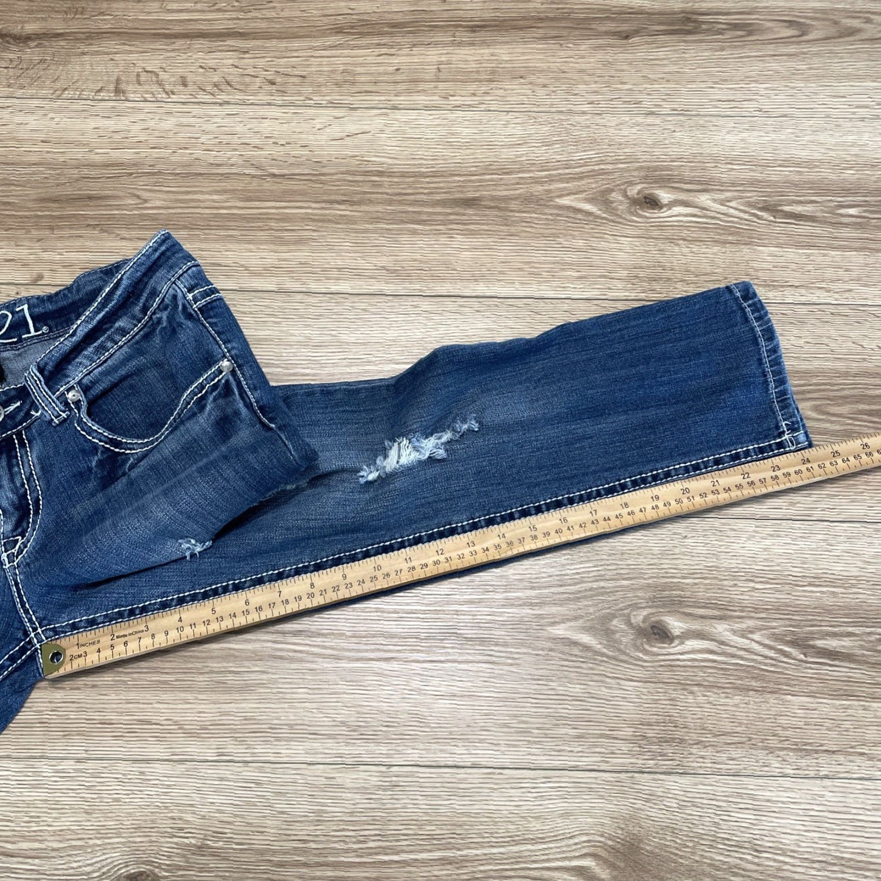 Vintage VINTAGE Rue 21 Womens Capri Jeans Low Rise Distressed Blue Denim Size 11/12 Size 32" / US 10 / IT 46 - 6 Thumbnail