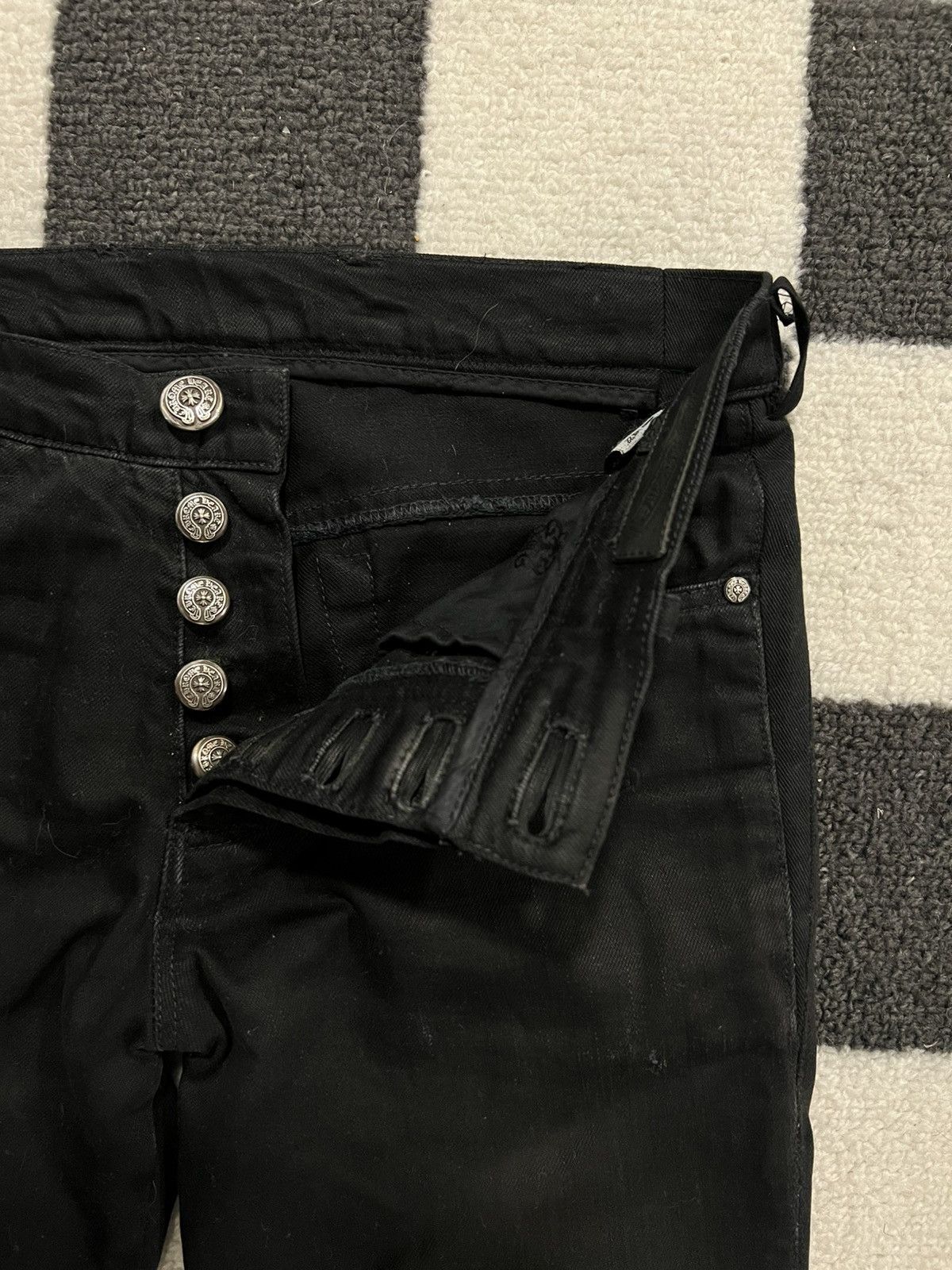 Chrome Hearts Vintage Chrome Hearts Fleur Knee Black Denim Size US 30 / EU 46 - 5 Thumbnail