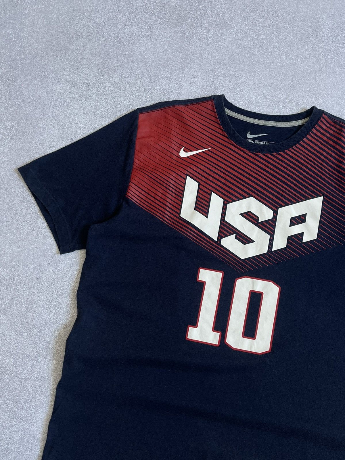 Nike Vintage Nike Team USA Kyrie Irving #10 Cotton Jersey T-shirt Size US XL / EU 56 / 4 - 4 Thumbnail