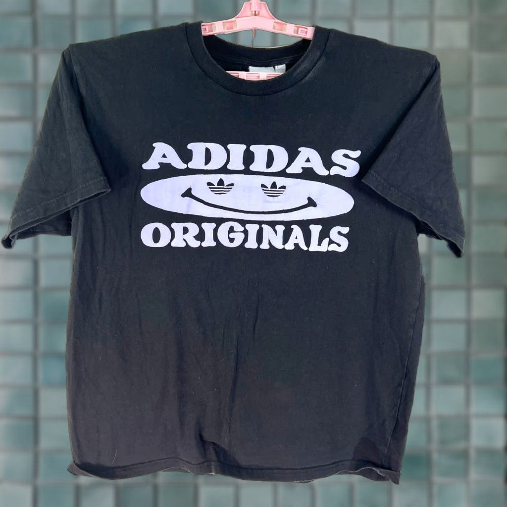 Adidas VINTAGE adidas Originals Smile Graphics T-shirt Adult XL Black Size US XL / EU 56 / 4 - 1 Thumbnail