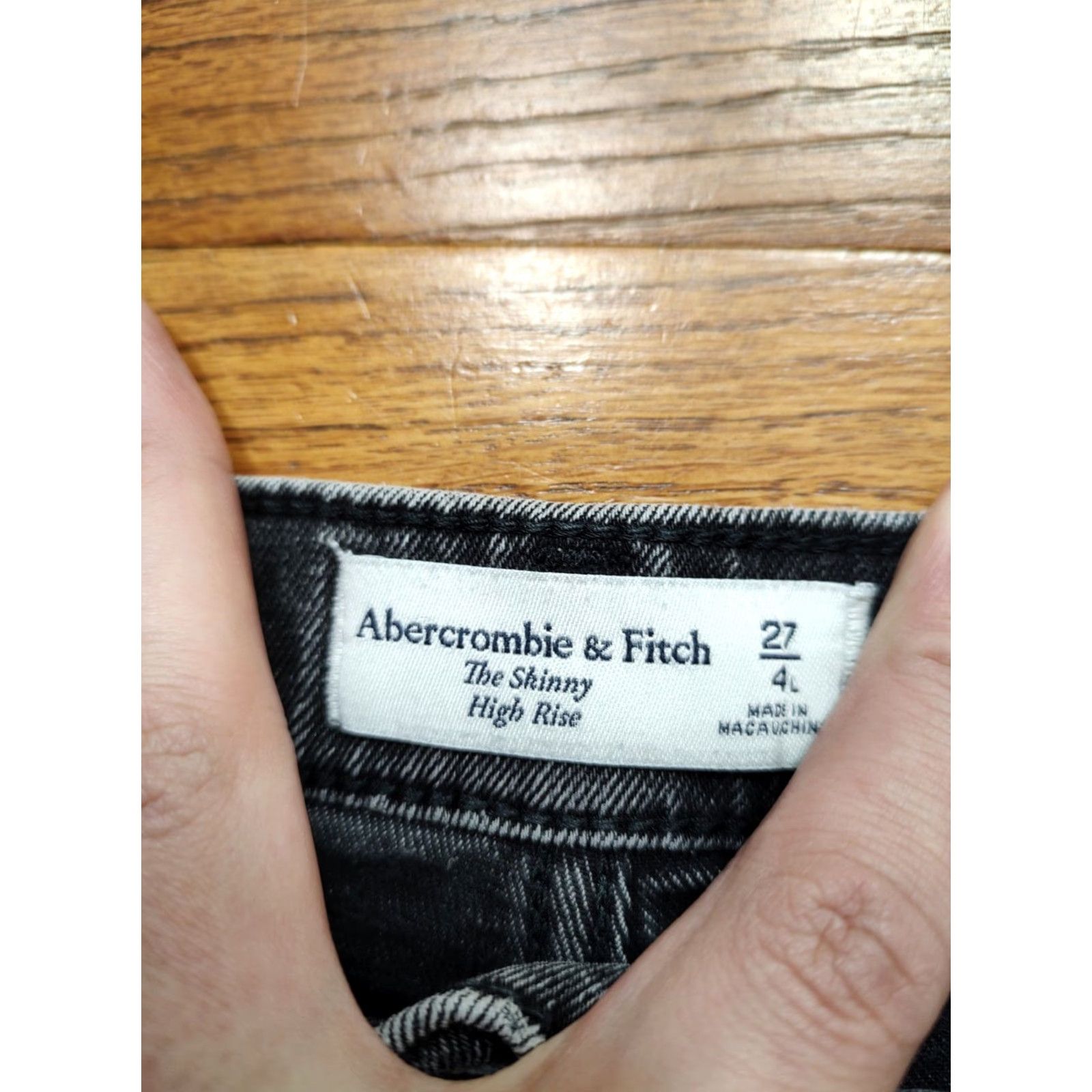 Abercrombie & Fitch Abercrombie & Fitch The Super Skinny High Rise Jeans Black Denim 27 Inseam 29 Inseam Women Regular 5-Pocket Logo Distressed Size 27" / US 4 / IT 40 - 3 Thumbnail