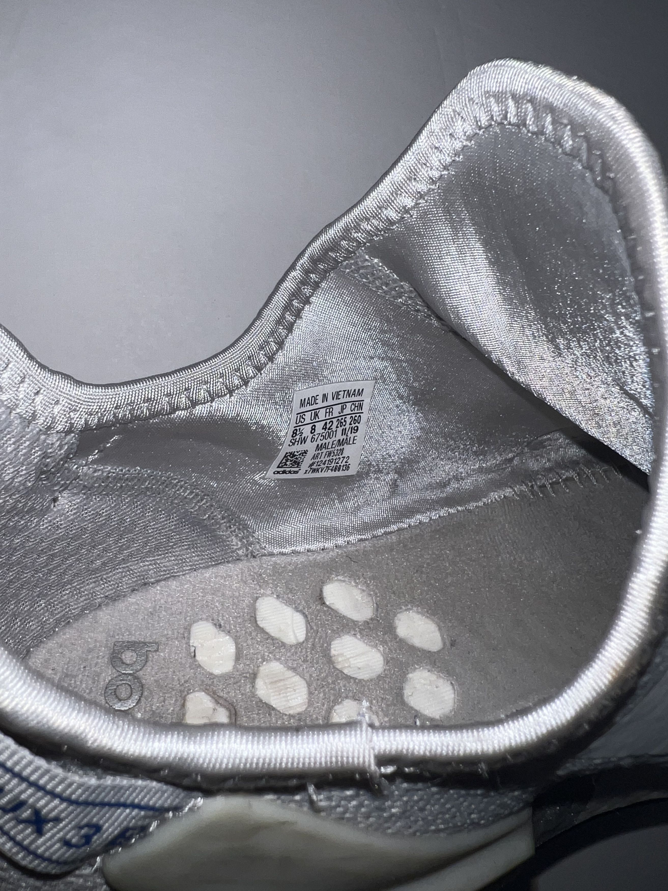 Adidas Adidas NMD V2 Size US 8.5 / EU 41-42 - 9 Thumbnail