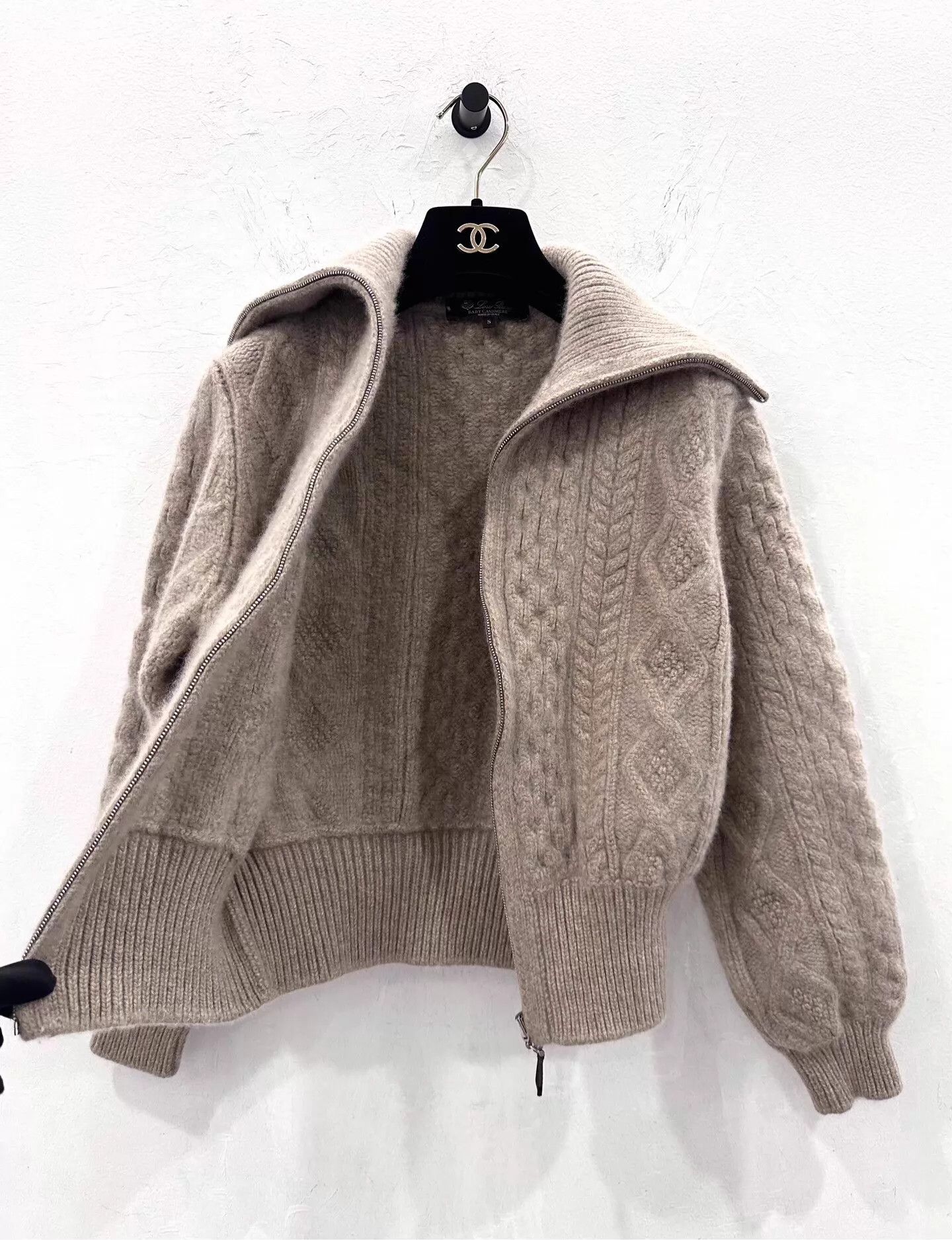 Loro Piana Loro Piana Women's Gray Cashmere Cable Knit Logo Zip S Size S / US 4 / IT 40 - 4 Thumbnail