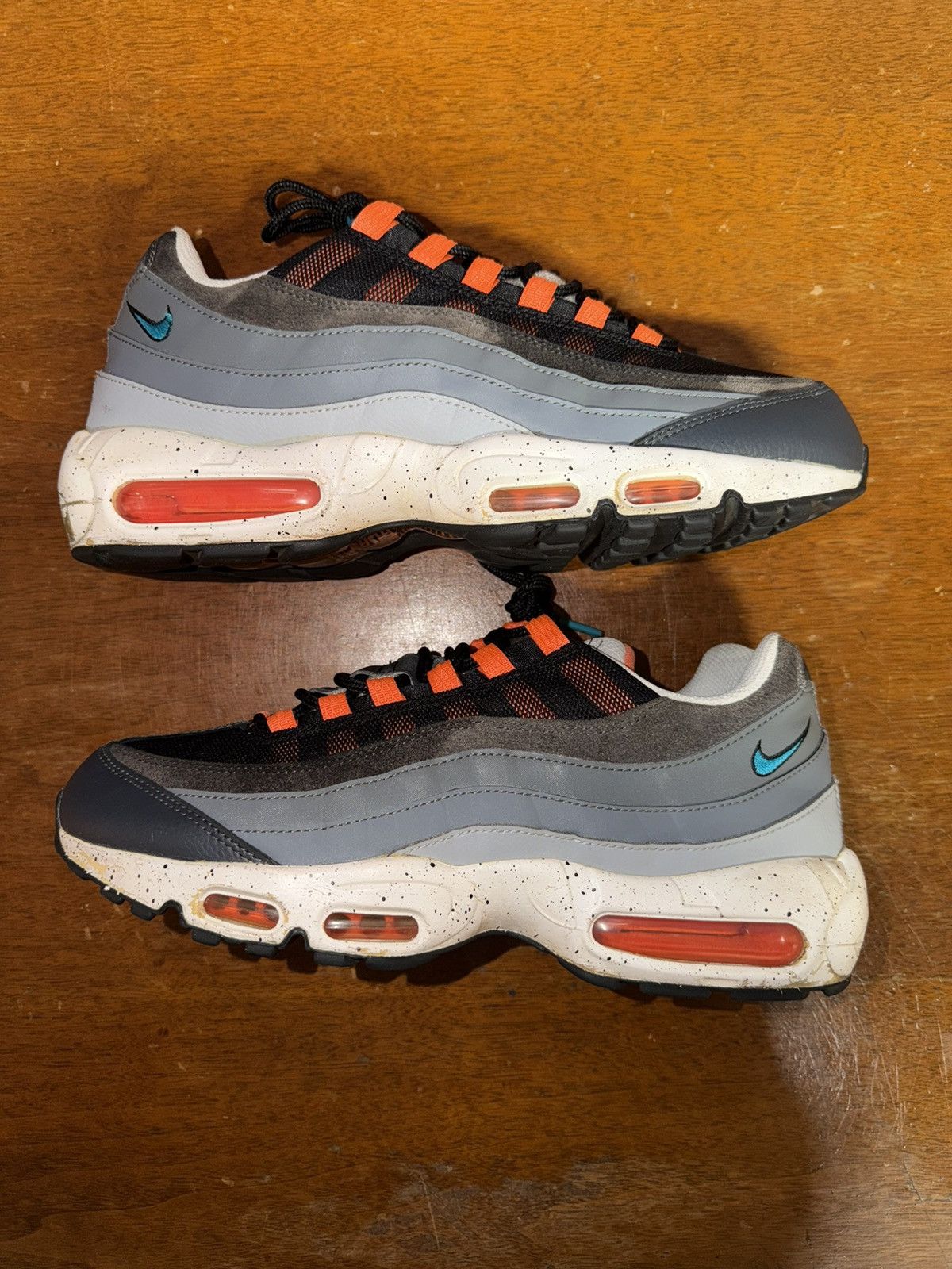 Nike Nike Air Max 95 Black Speckled size 10.5 Size US 10.5 / EU 43-44 - 1 Thumbnail