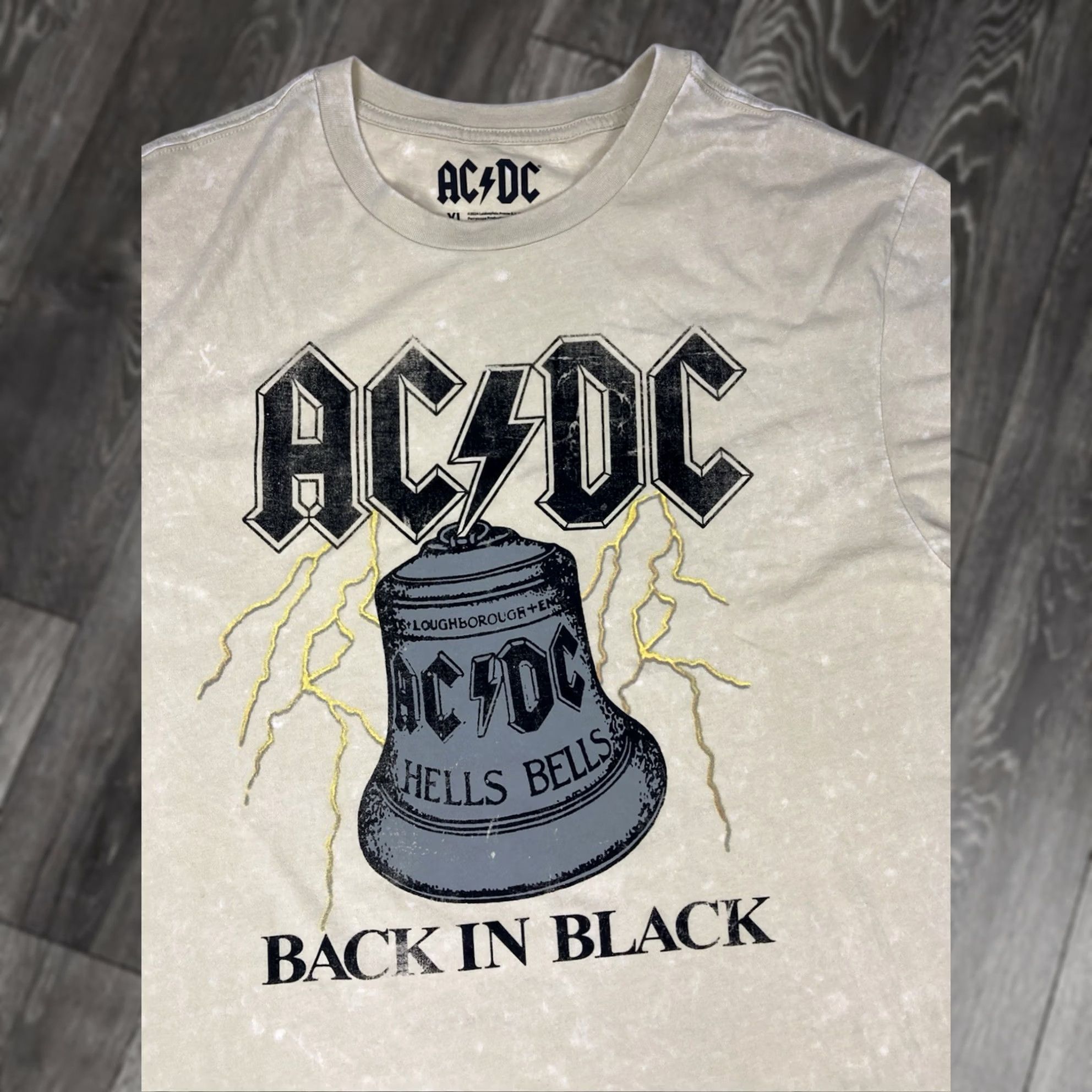 Logo 7 VINTAGE ACDC T-Shirt Logo Graphic XL Men Beige Back In Black Merch Shirt Size US XL / EU 56 / 4 - 1 Thumbnail