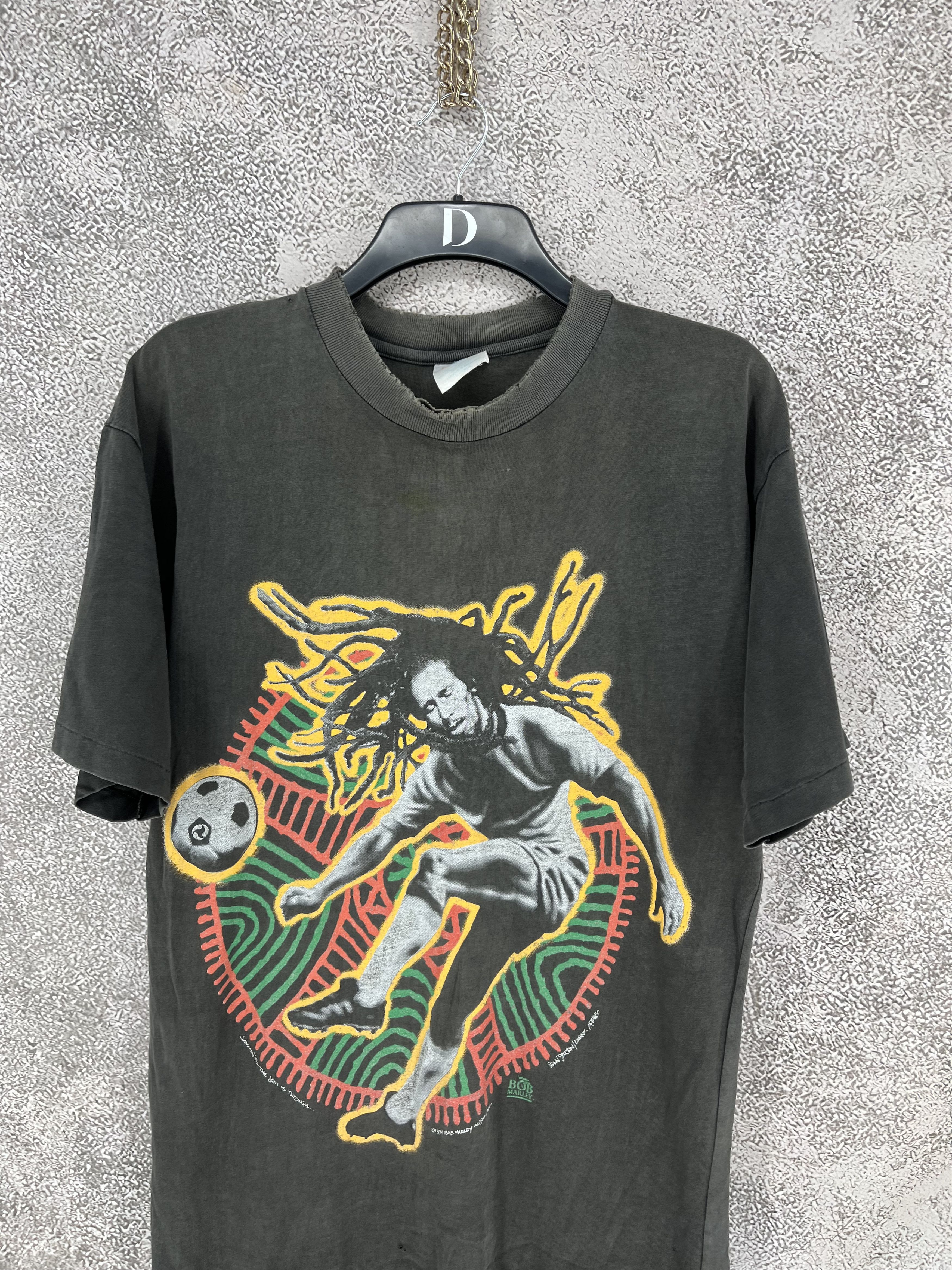 Band Tees VTG 90'S RARE BOB MARLEY SOCCER FOOTBALL T SHIRT MEN'S Size US S / EU 44-46 / 1 - 6 Thumbnail