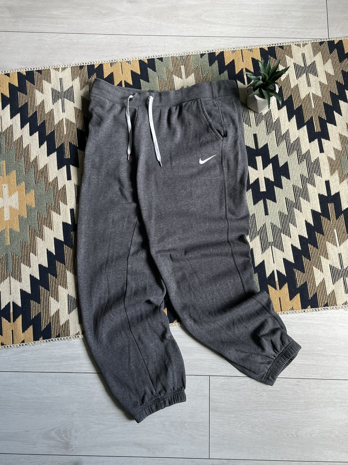 Vintage Vintage Nike Swoosh Baggy Y2K Sweatpants Size US 34 / EU 50 - 6 Thumbnail