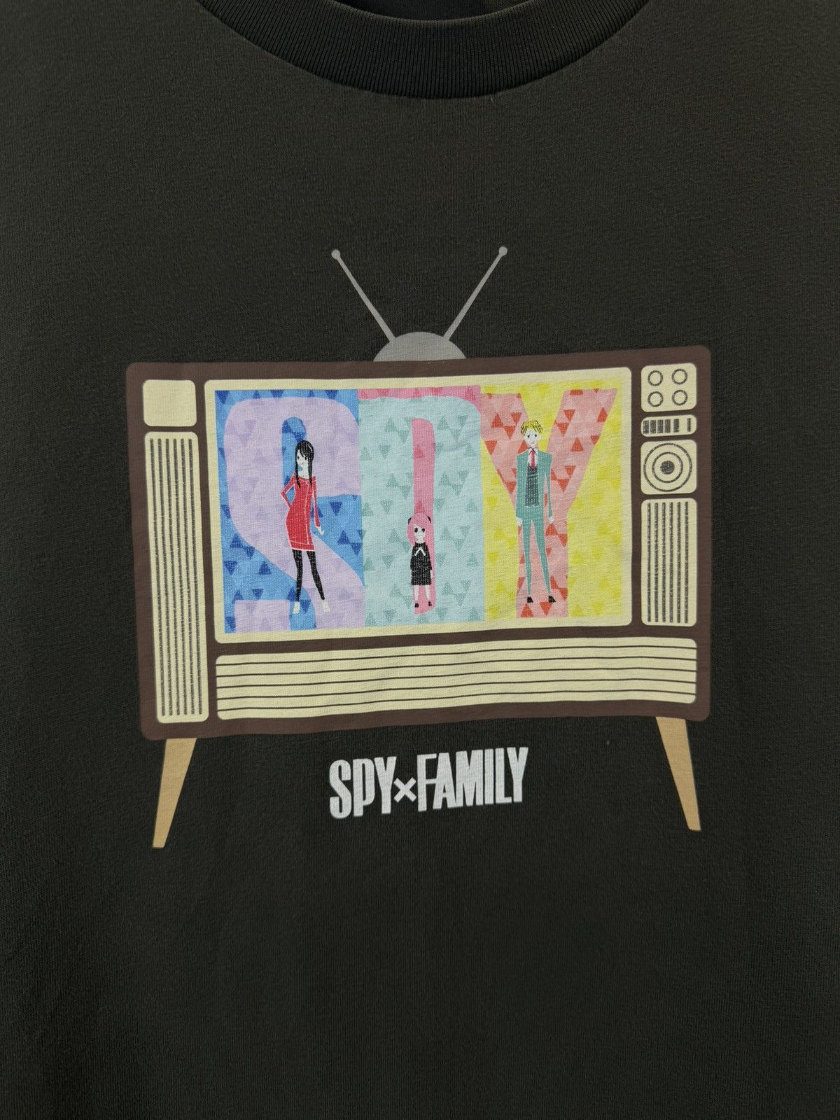 Anime Spy x Family Uniqlo Japanese anima tee Size US S / EU 44-46 / 1 - 3 Thumbnail