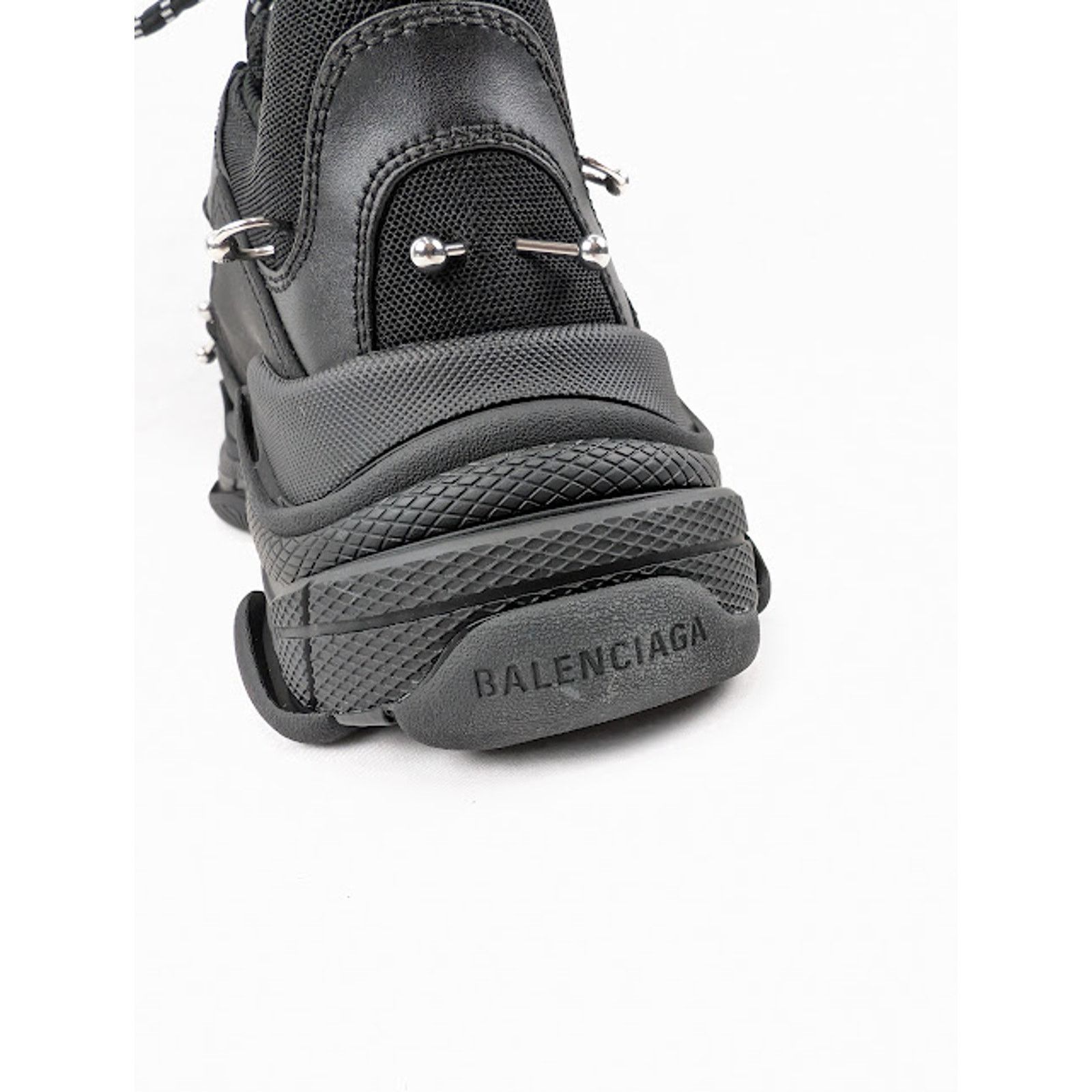 Balenciaga o1rshd1 Triple S Soccer Sneakers in Black/Silver Size US 13 / EU 46 - 12 Thumbnail