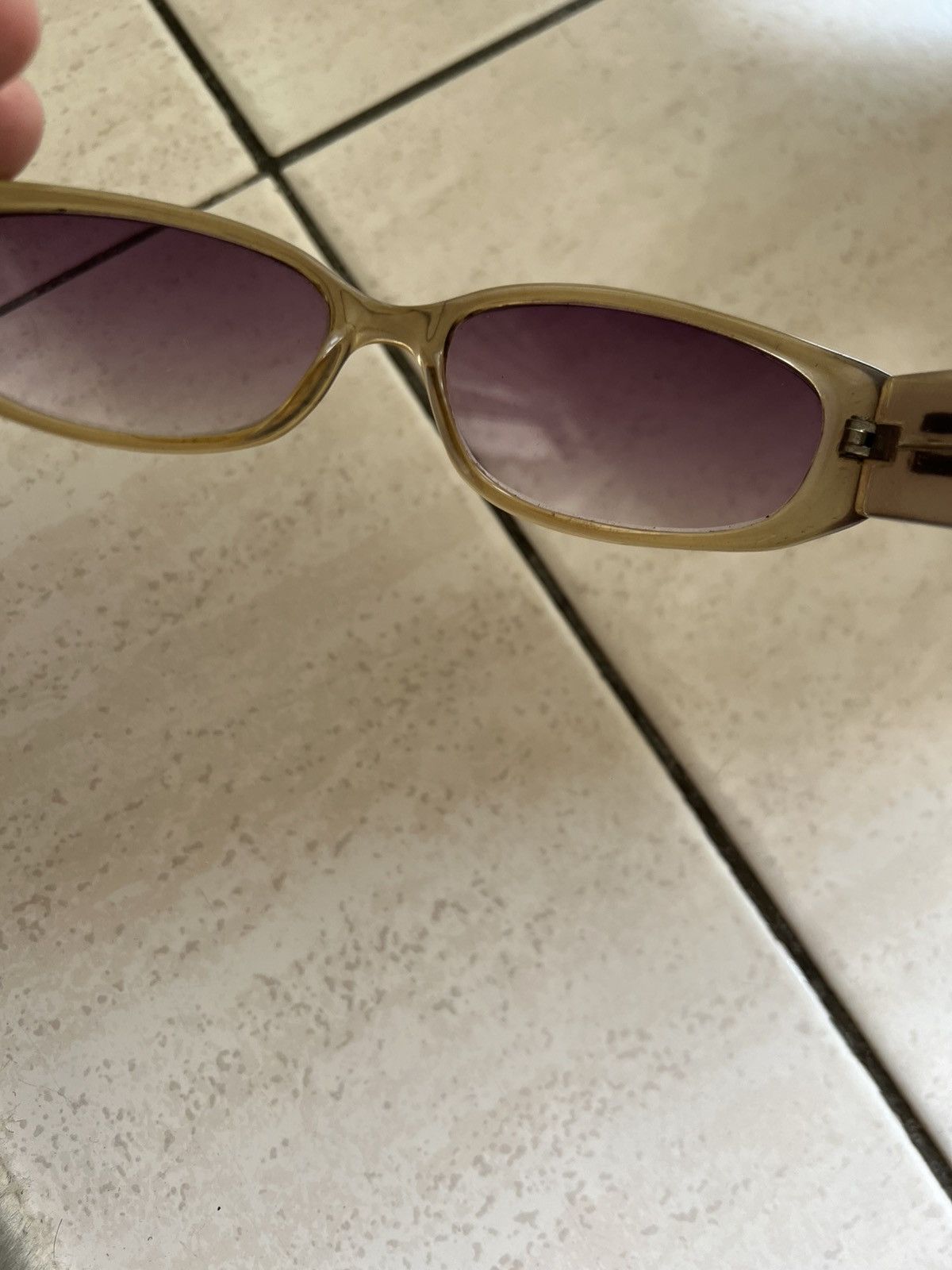 Gucci Vintage gucci two tone sunglasses Size ONE SIZE - 7 Thumbnail
