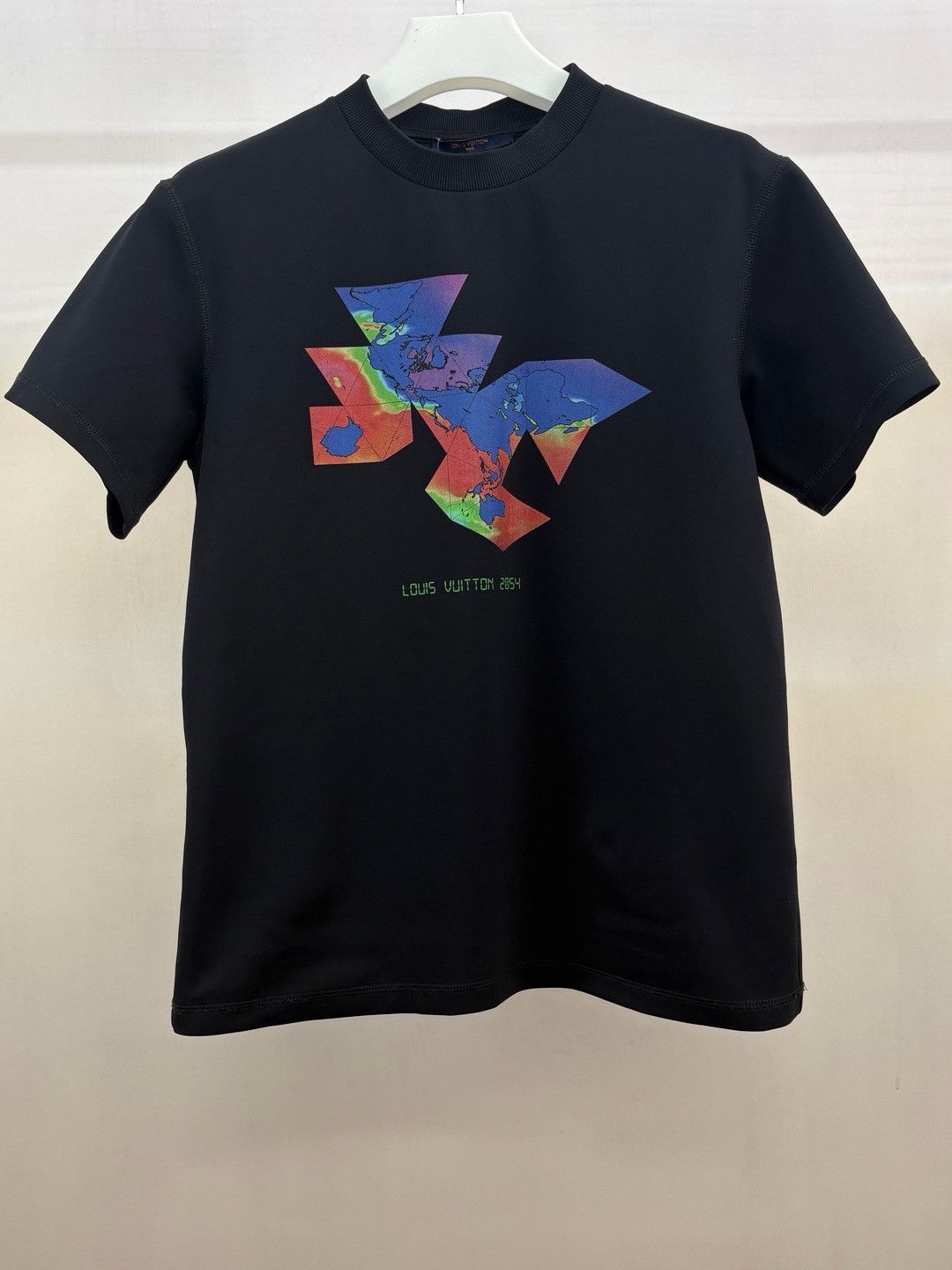Louis Vuitton Louis Vuitton 2054 Graphic T-Shirt US S Size US S / EU 44-46 / 1 - 1 Thumbnail