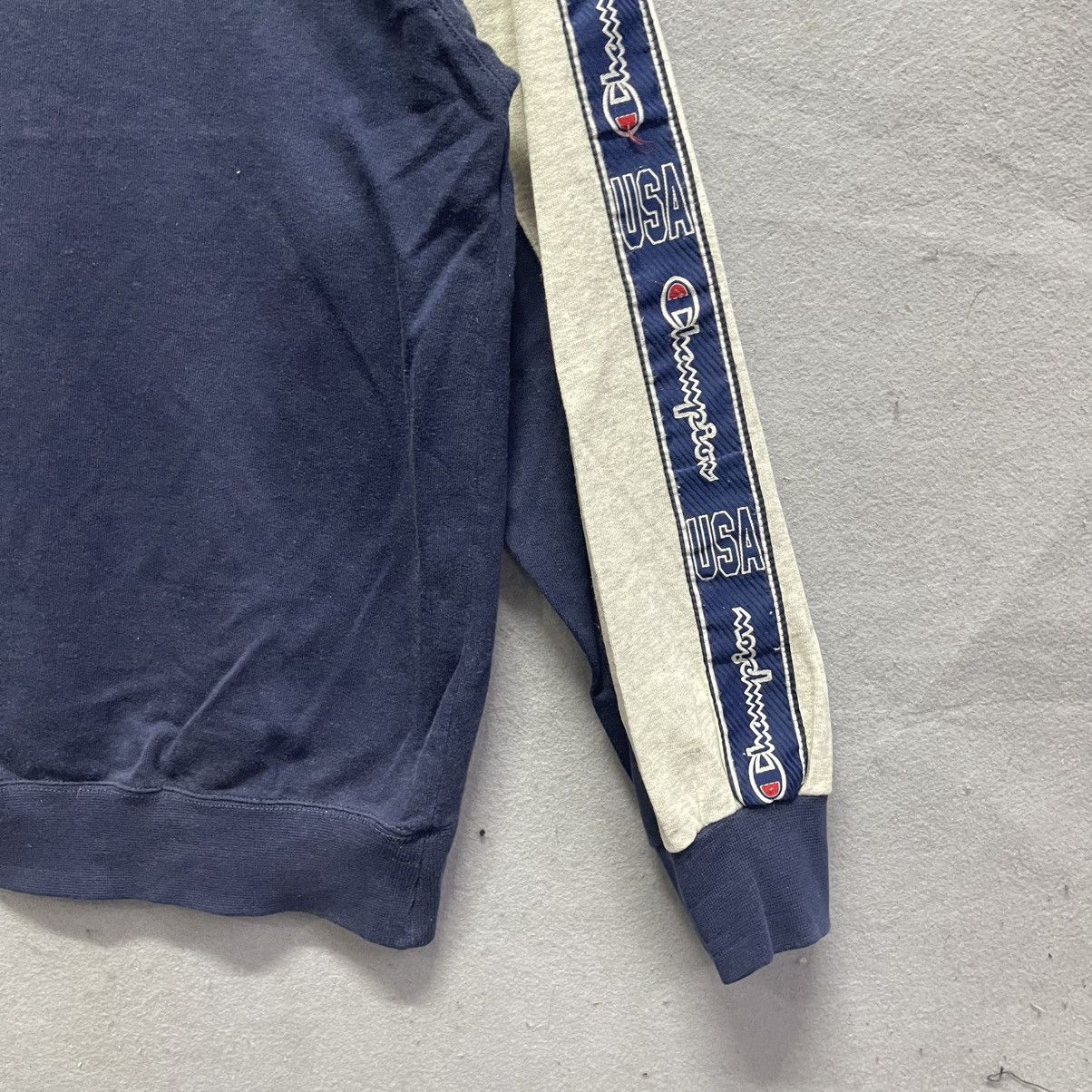 Champion Late 1990s Champion USA Logo Tape Raglan Crewneck Sweatshirt Size US L / EU 52-54 / 3 - 4 Thumbnail