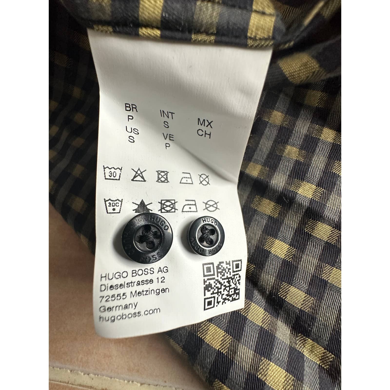 Hugo Boss Hugo Boss worn once button shirt long sleeve Men size S Size US S / EU 44-46 / 1 - 5 Thumbnail