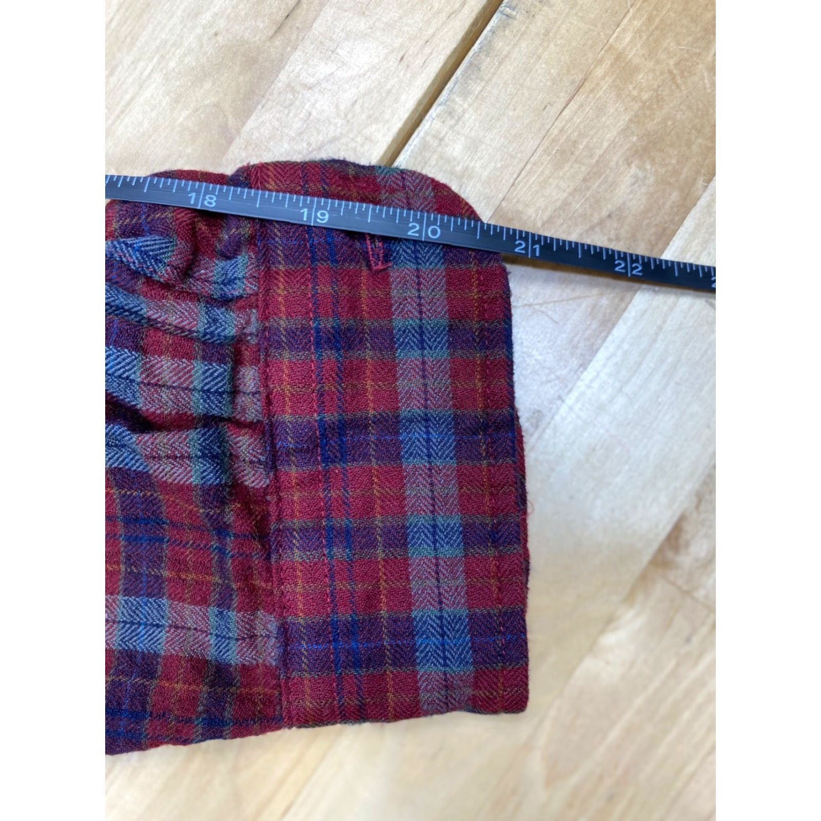 Pendleton Sir Pendleton Wool Flannel Button Up Shirt Plaid Red Long Sleeve M Mens Button-Up Wool Flannel Red Plaid Long Sleeve Size M Size US M / EU 48-50 / 2 - 6 Thumbnail