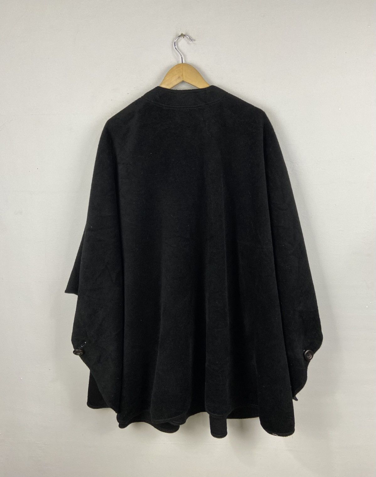 Valentino VINTAGE VALENTINO CARAVANI CAPES RARE Size M / US 6-8 / IT 42-44 - 9 Thumbnail
