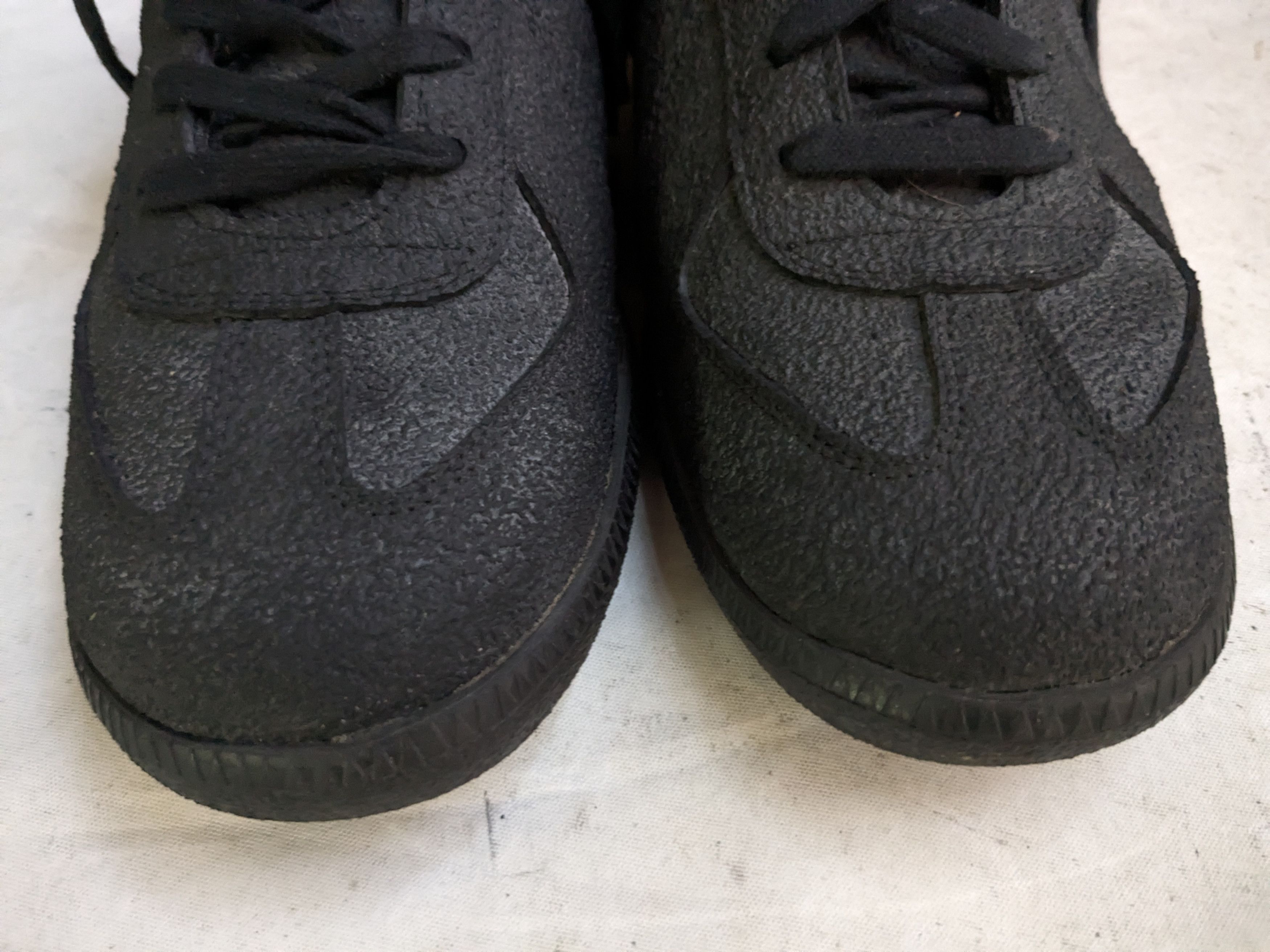 Maison Margiela Maison Margiela Replica GAT Rubberized 9 42 Low Tops Size US 9 / EU 42 - 2 Thumbnail