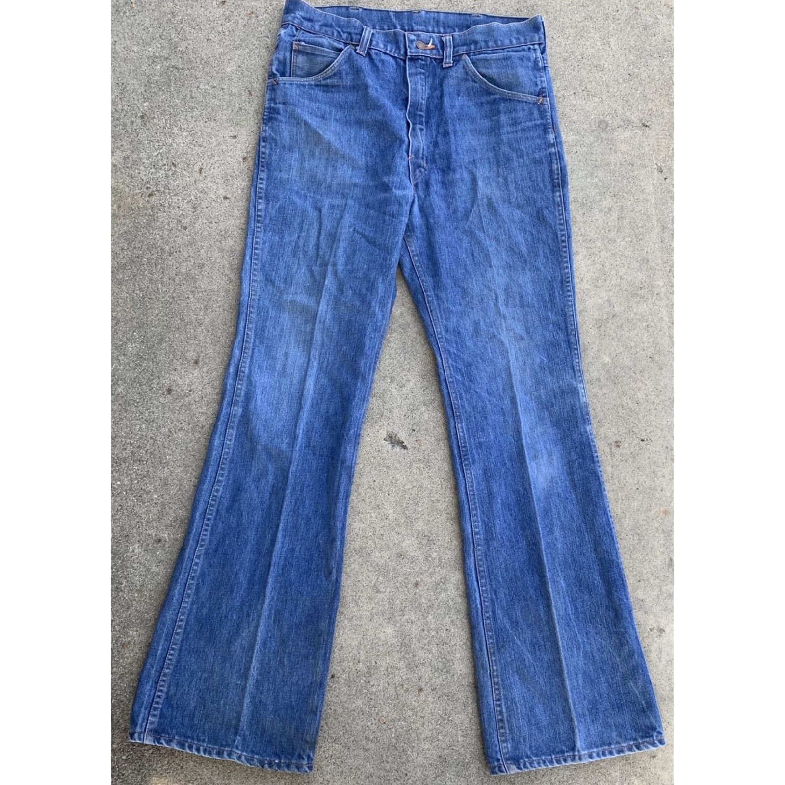 Bell VINTAGE Big Yank Jeans flare bell bottom bells 33.5 in waist 33.5 in inseam blue denim 1970s Womens Mens? Size US 32 / EU 48 - 5 Thumbnail