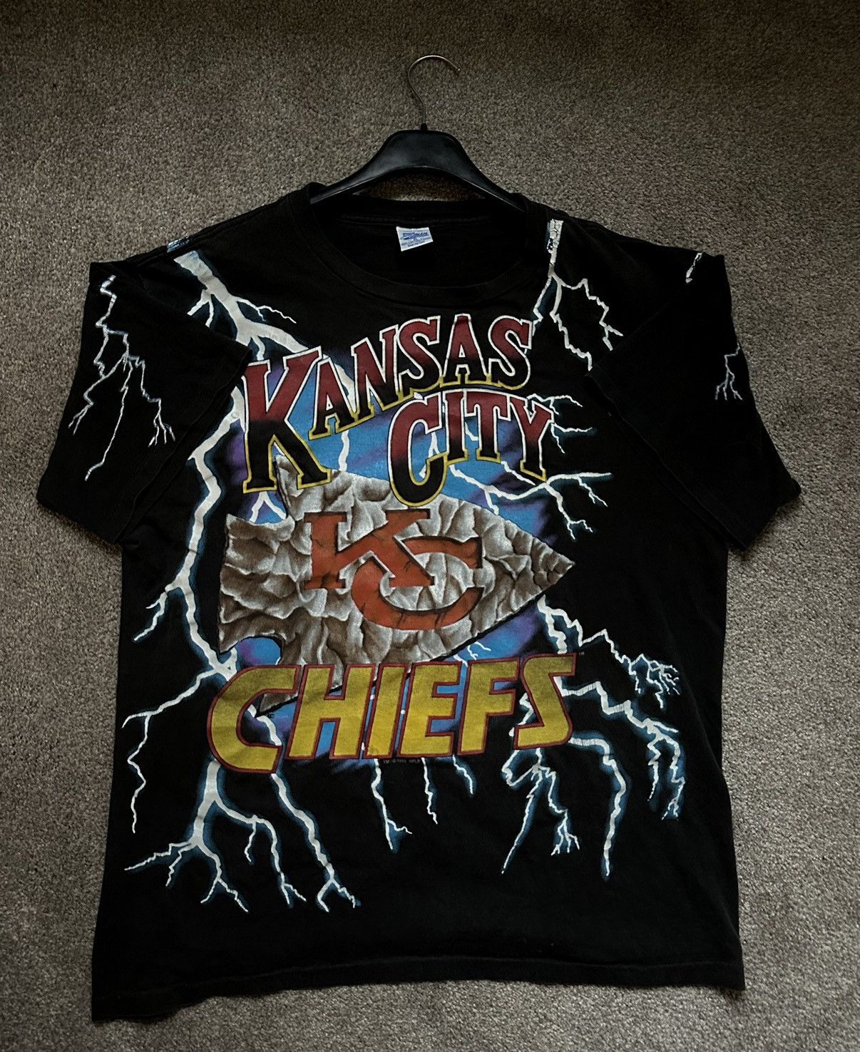 Salem Sportswear × Vintage 1993 Salem Sportswear Chiefs Lightning Tee Size US XL / EU 56 / 4 - 1 Thumbnail