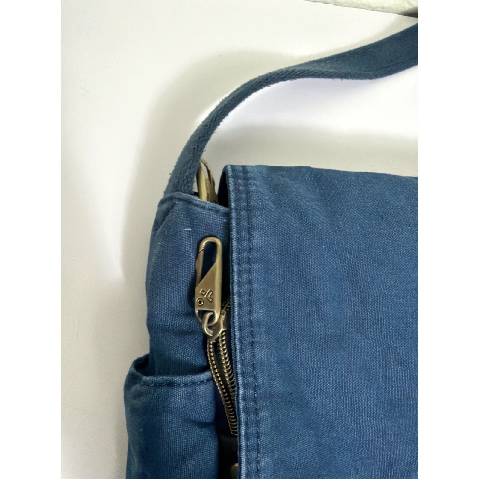 Vintage Travelon Anti-Theft Courier Tour Bag Navy Medium Women Crossbody Nylon Zip Bag Size ONE SIZE - 7 Thumbnail