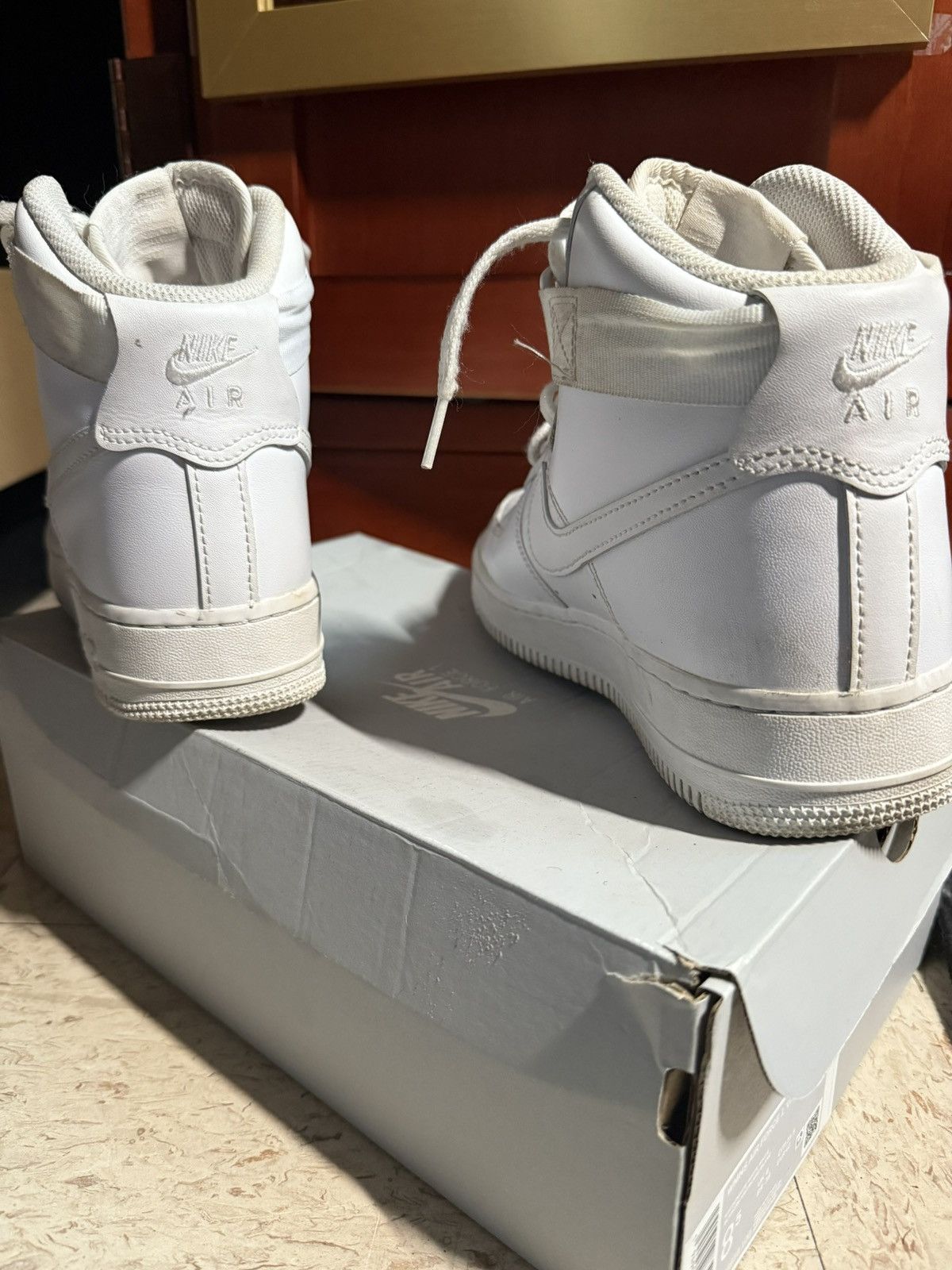 Nike White Nike Air Force 1 Mid Size US 8.5 / EU 41-42 - 4 Thumbnail
