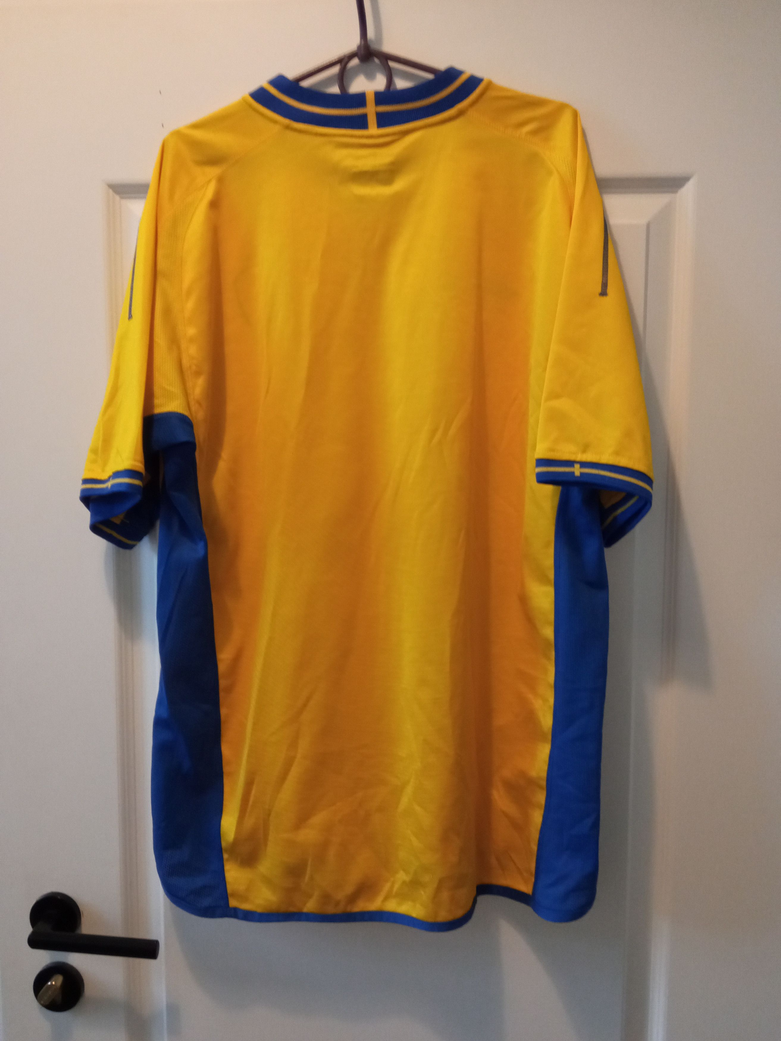 Umbro × Vintage SWEDEN NATIONAL TEAM 2003/2005 HOME FOOTBALL SHIRT UMBRO Size US XL / EU 56 / 4 - 2 Thumbnail