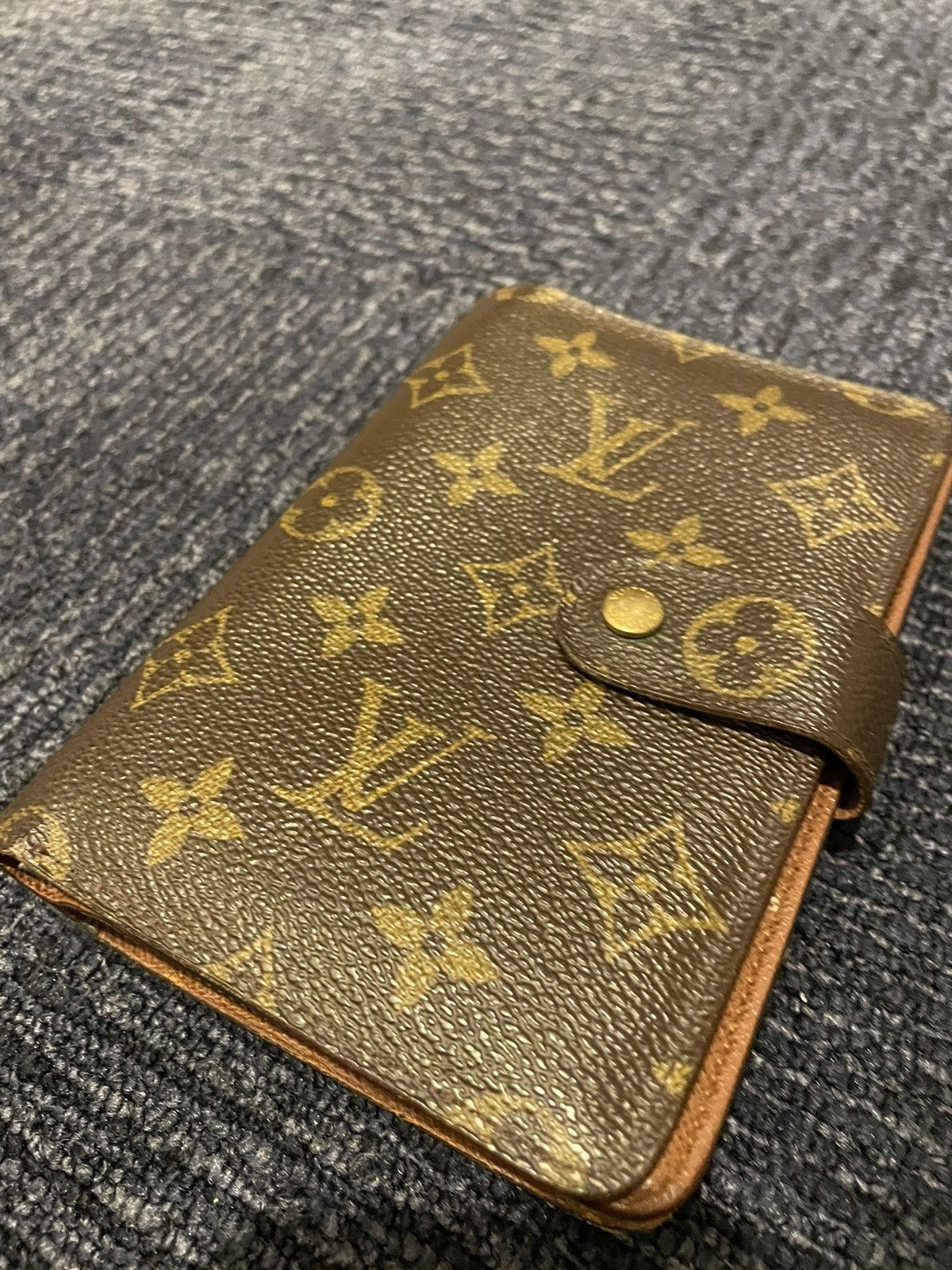 Louis Vuitton Louis Vuitton Bi-fold Wallet In Monogram Size ONE SIZE - 2 Thumbnail