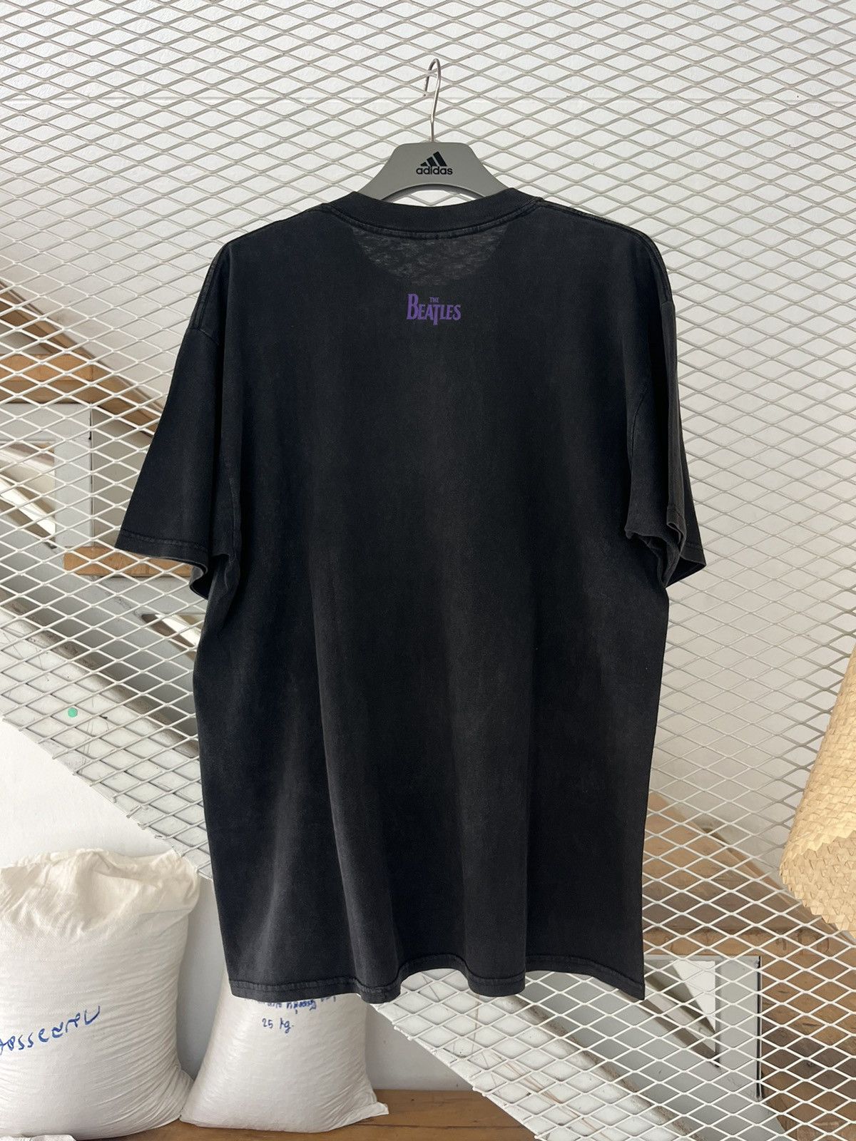 Vintage Vintage THE BEATLES Psychedelic Photos Art 1998’s T-shirt Size US XL / EU 56 / 4 - 3 Thumbnail