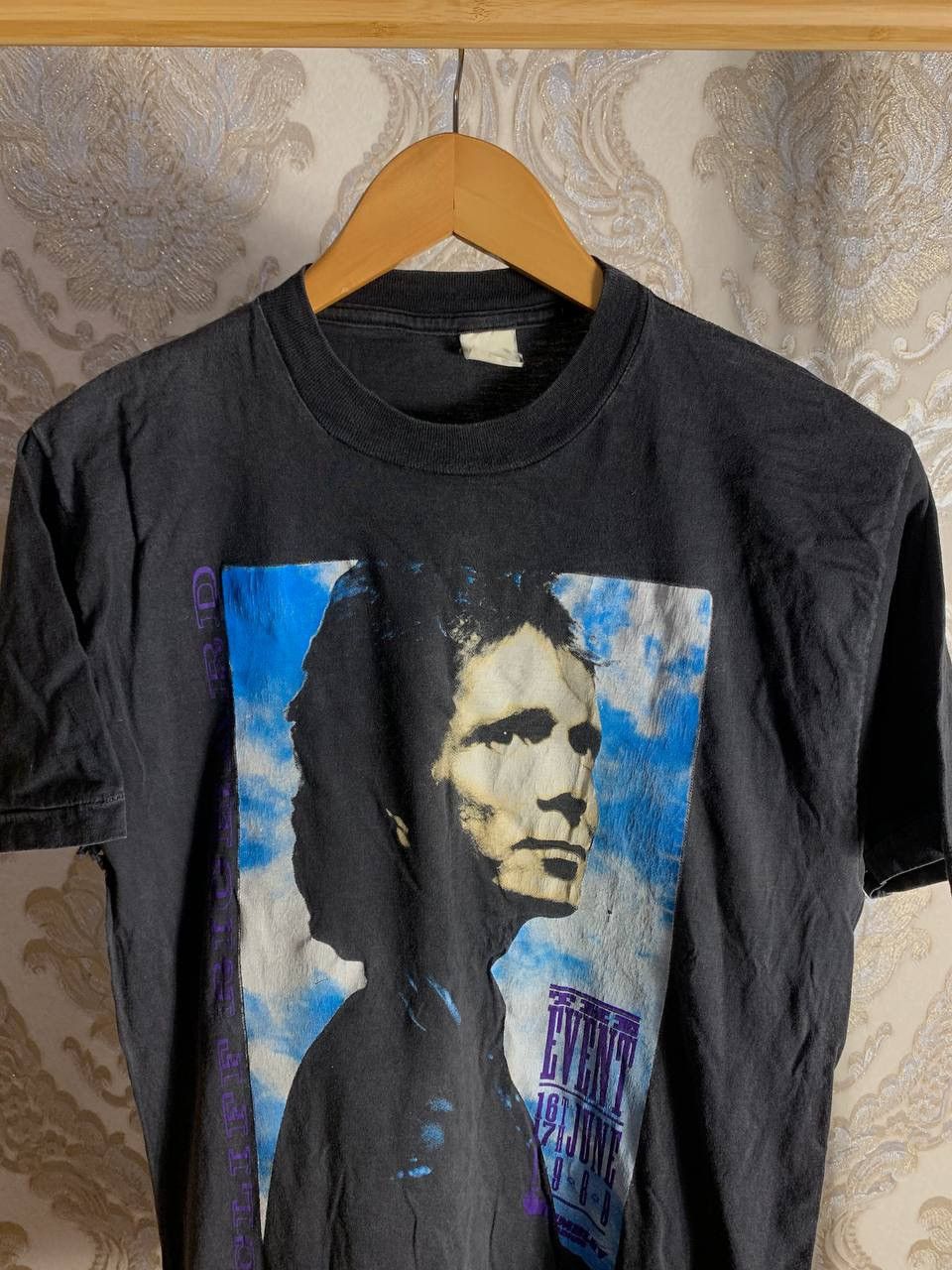 Band Tees VERY RARE CLIFF RICHARD RETRO ROCK T-SHIRT WORLD TOUR 90s Size US L / EU 52-54 / 3 - 3 Thumbnail