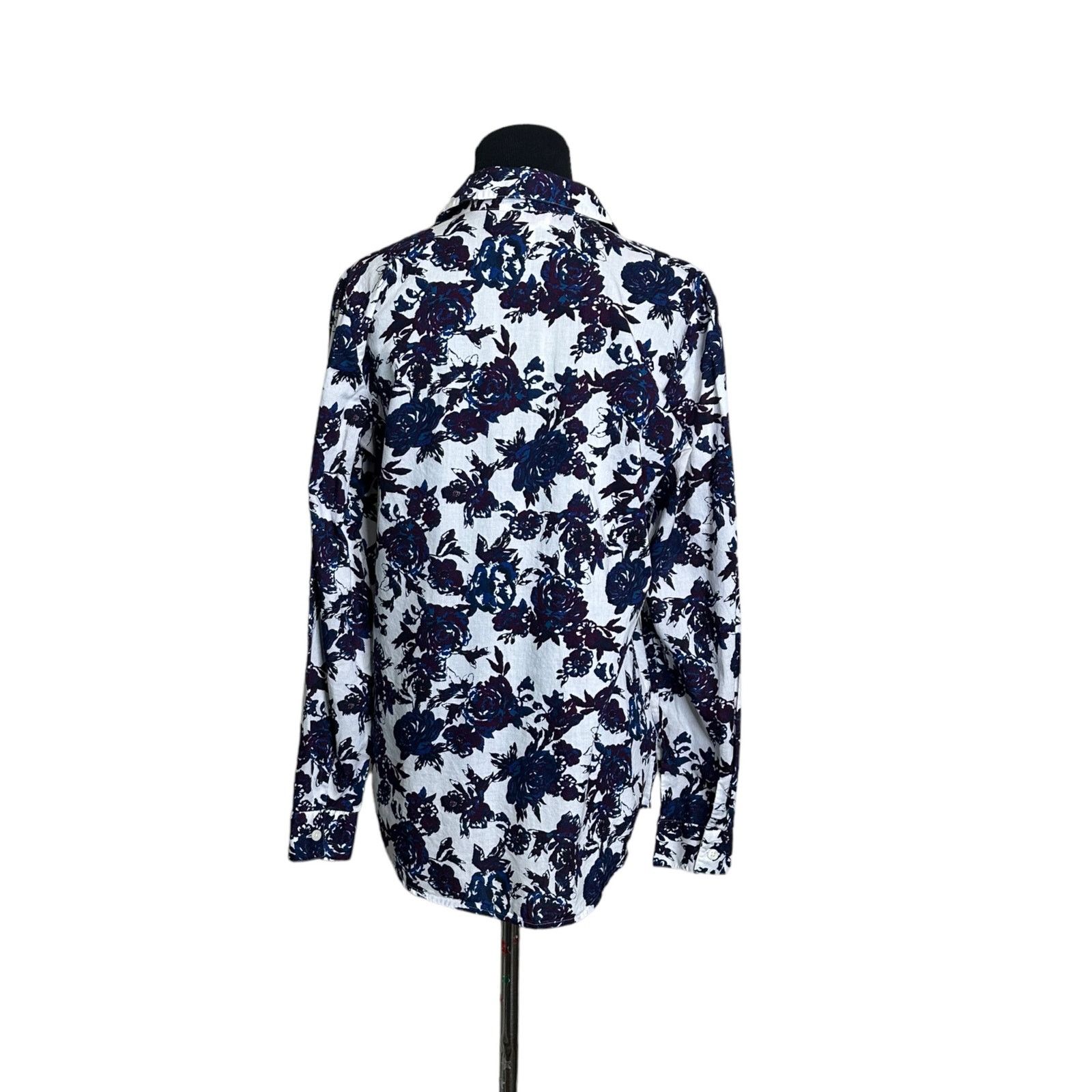 Loft Loft blue floral buttoned long sleeves blouse size small Size S / US 4 / IT 40 - 7 Thumbnail