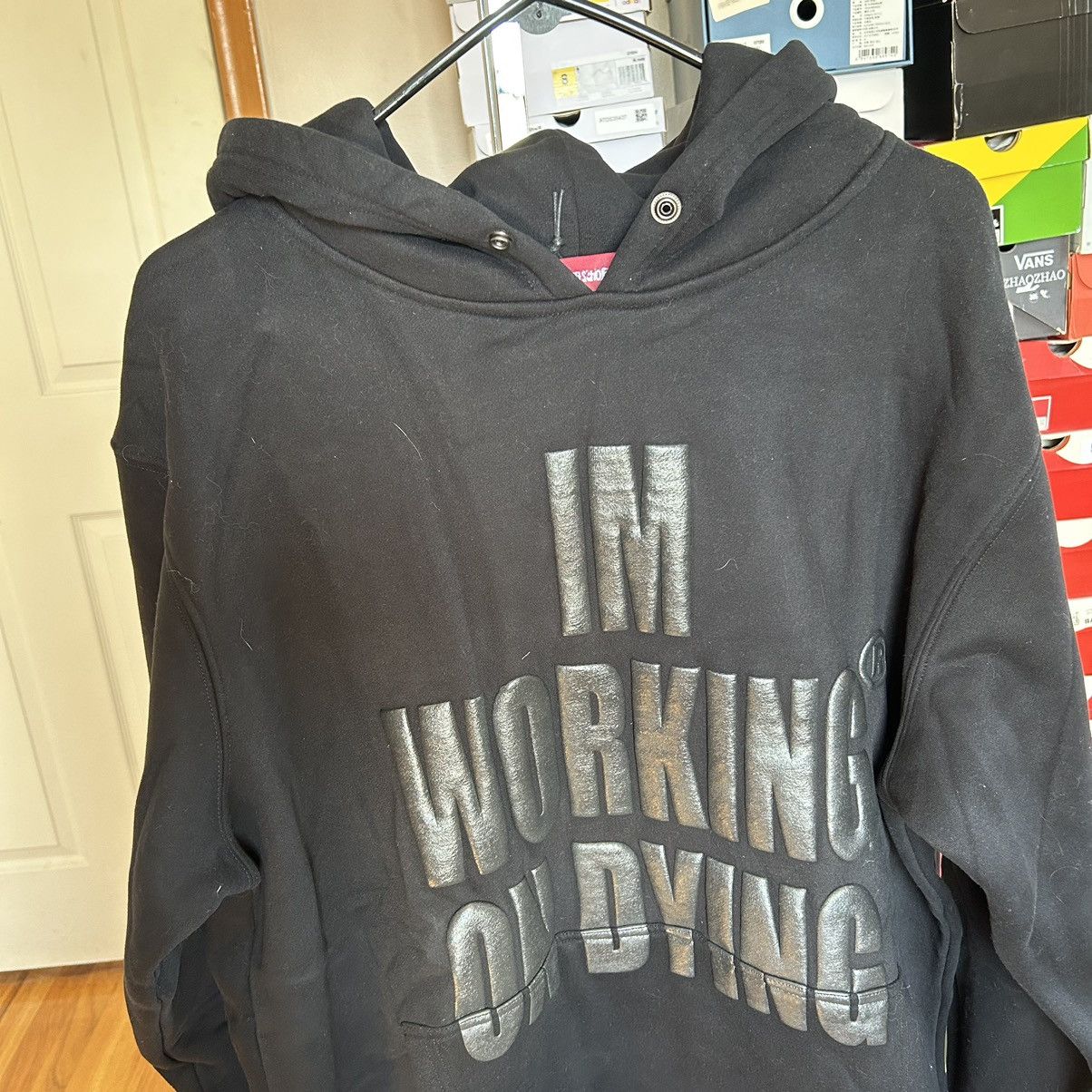 Reckless Scholars WORKiNG ON DYiNG COZY HEAVYWEiGHT FLEECE PUFF PRiNT HOODiE Size US XXL / EU 58 / 5 - 13 Thumbnail