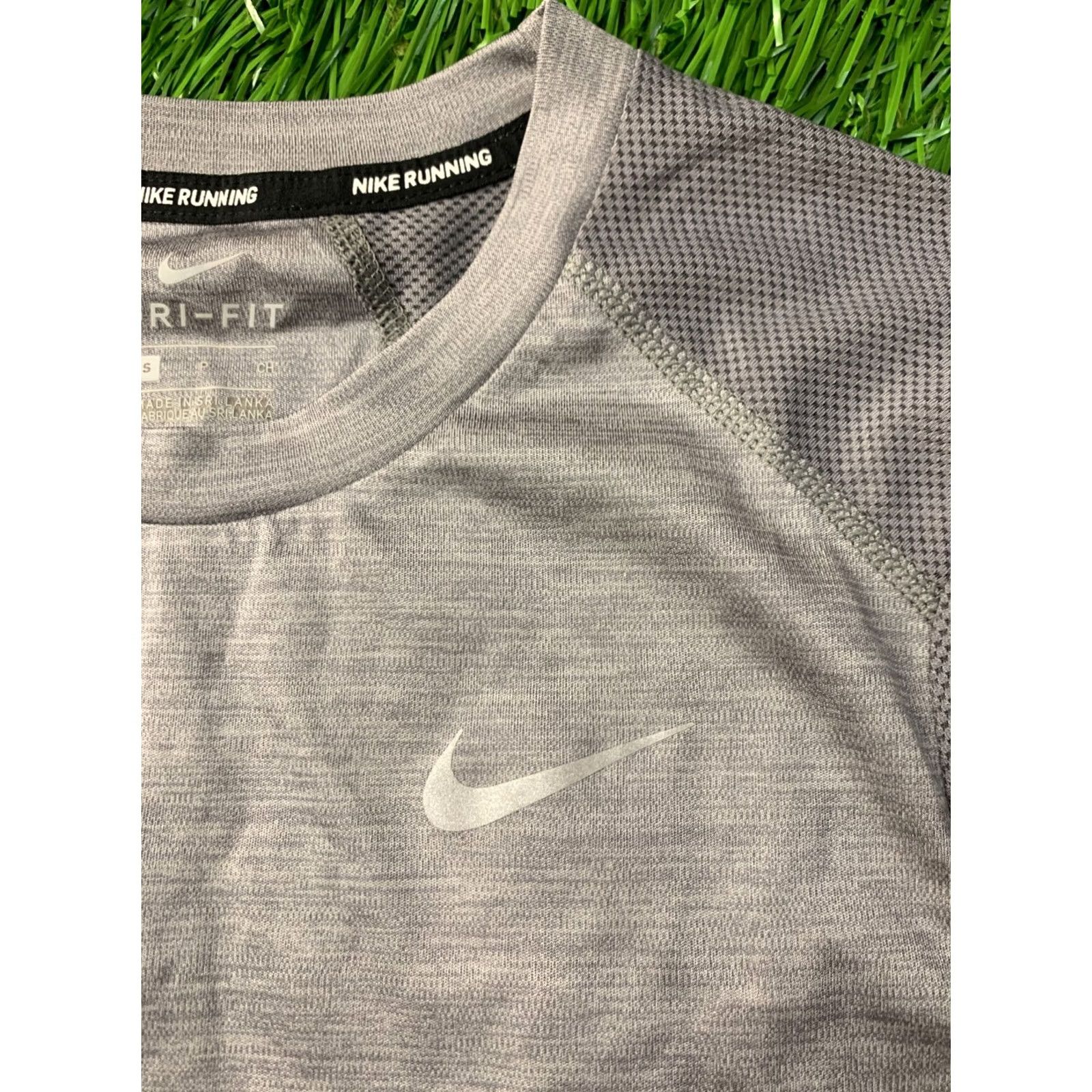 Nike Nike Running Miler Dri-Fit Original 2019 Training Women Shirt Jersey Tee Size S Gray Size S / US 4 / IT 40 - 3 Thumbnail
